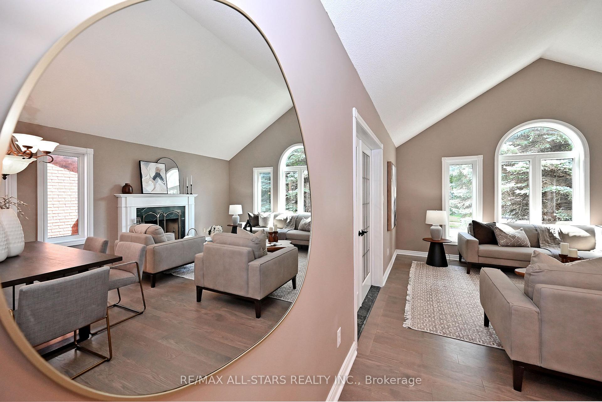 Photo 12 of 34 Captain Armstrong Lane, Markham, Sherwood-Amberglen — HOMEH