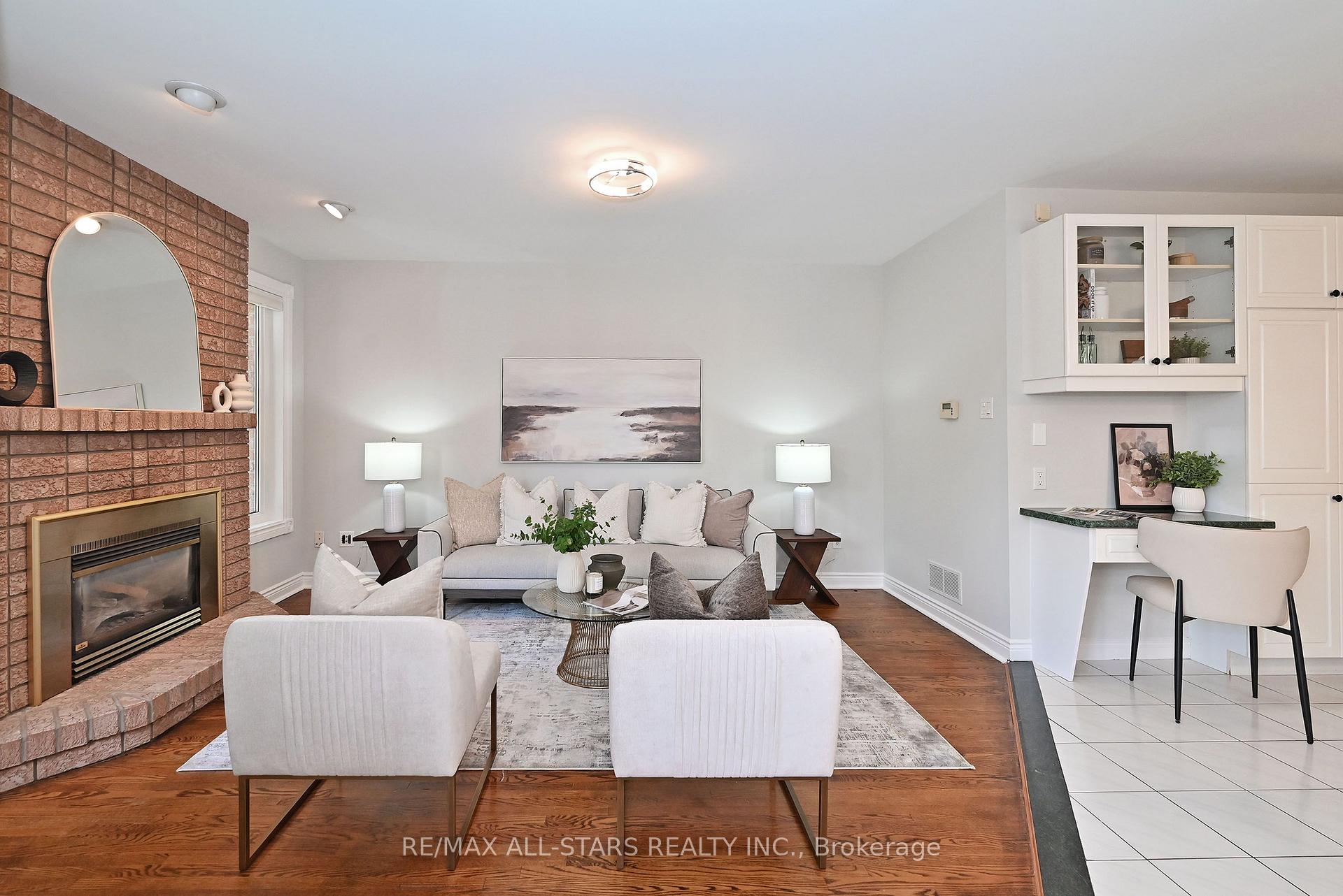 Photo 17 of 34 Captain Armstrong Lane, Markham, Sherwood-Amberglen — HOMEH