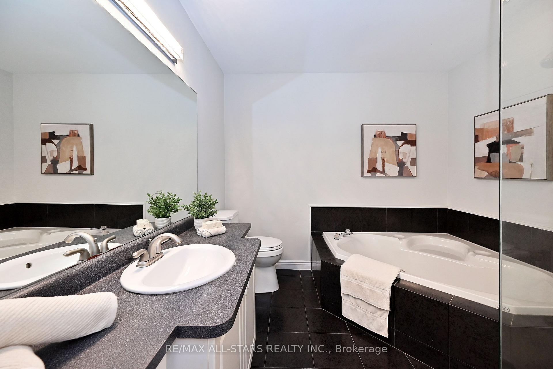 Photo 25 of 34 Captain Armstrong Lane, Markham, Sherwood-Amberglen — HOMEH