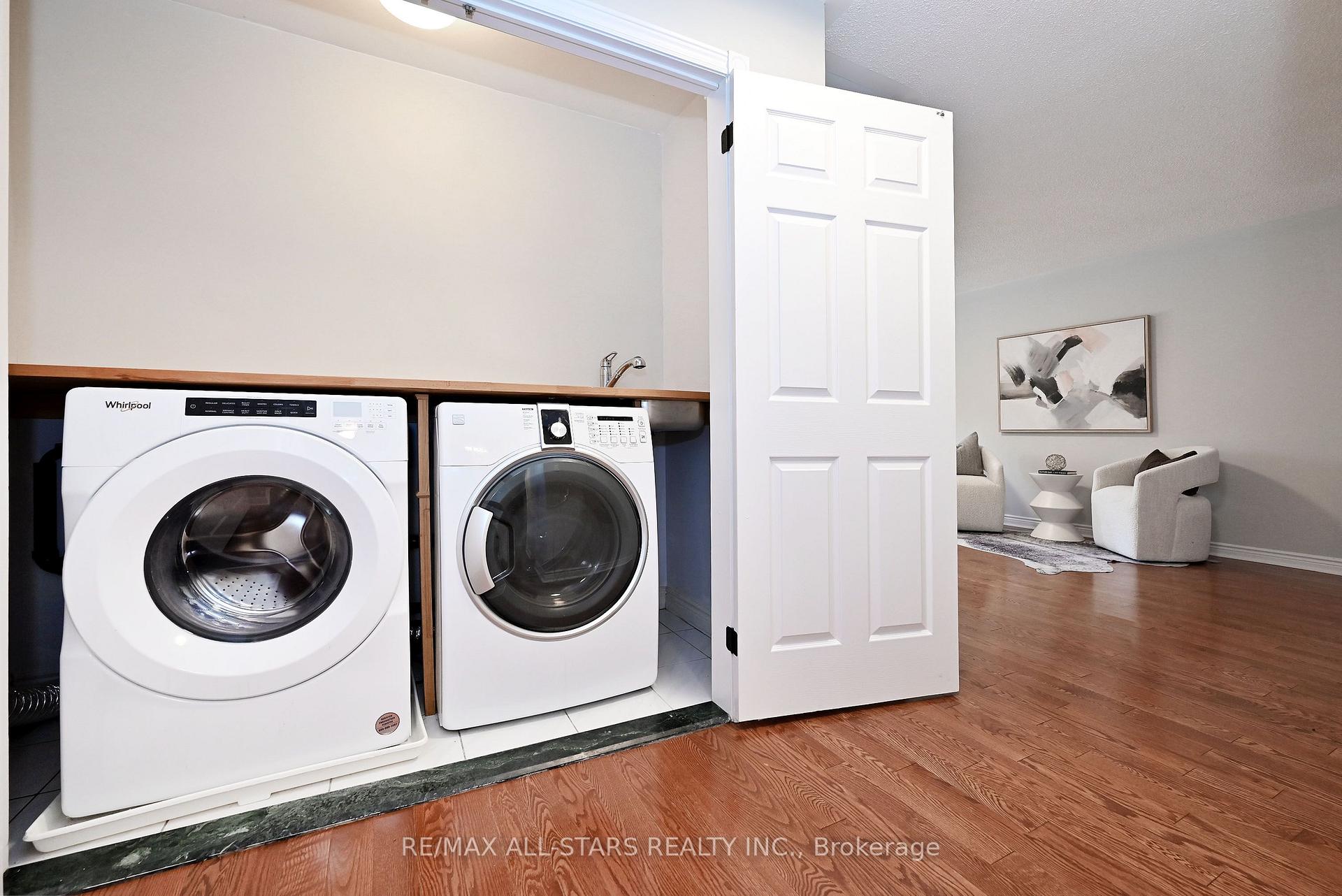 Photo 30 of 34 Captain Armstrong Lane, Markham, Sherwood-Amberglen — HOMEH