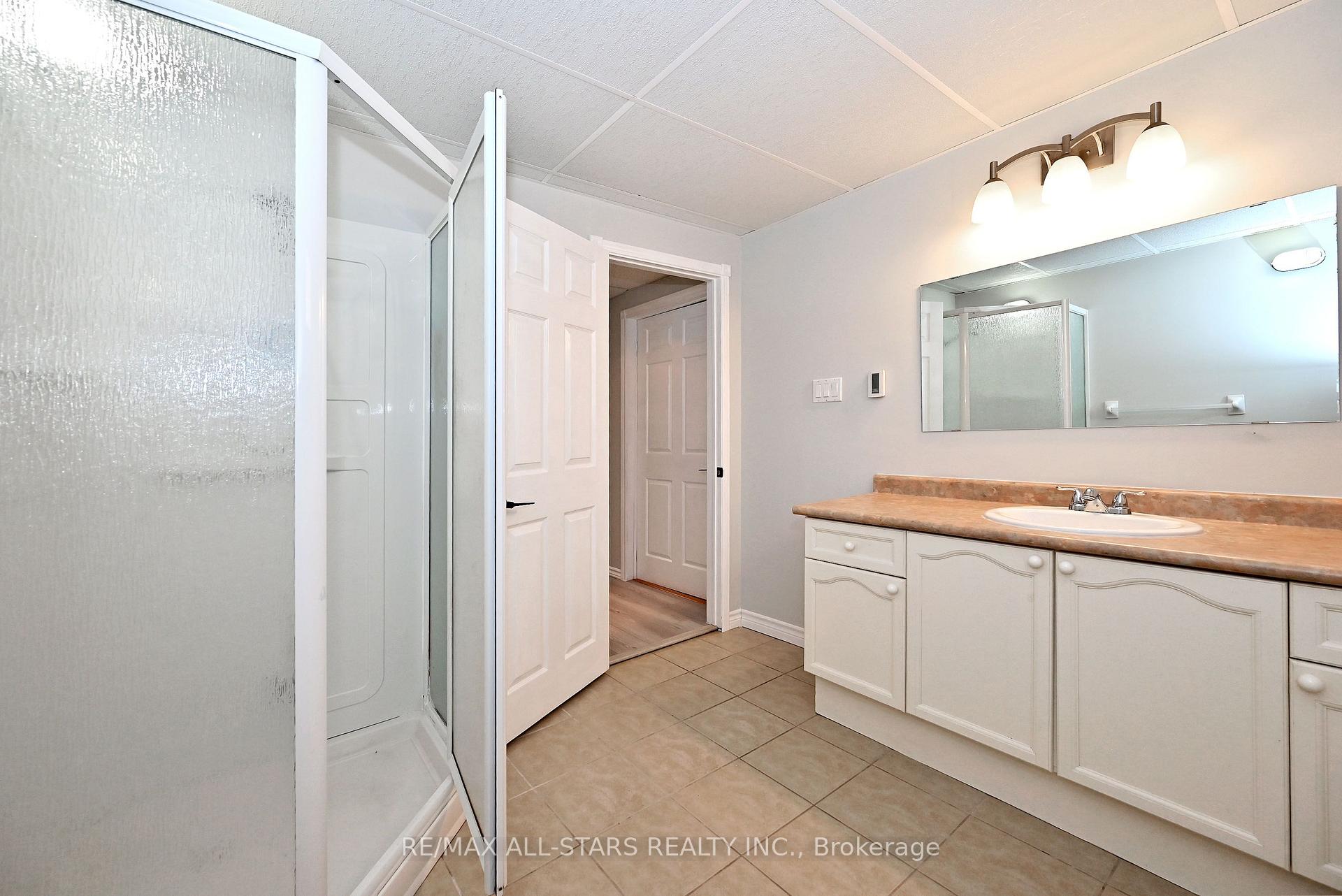 Photo 33 of 34 Captain Armstrong Lane, Markham, Sherwood-Amberglen — HOMEH