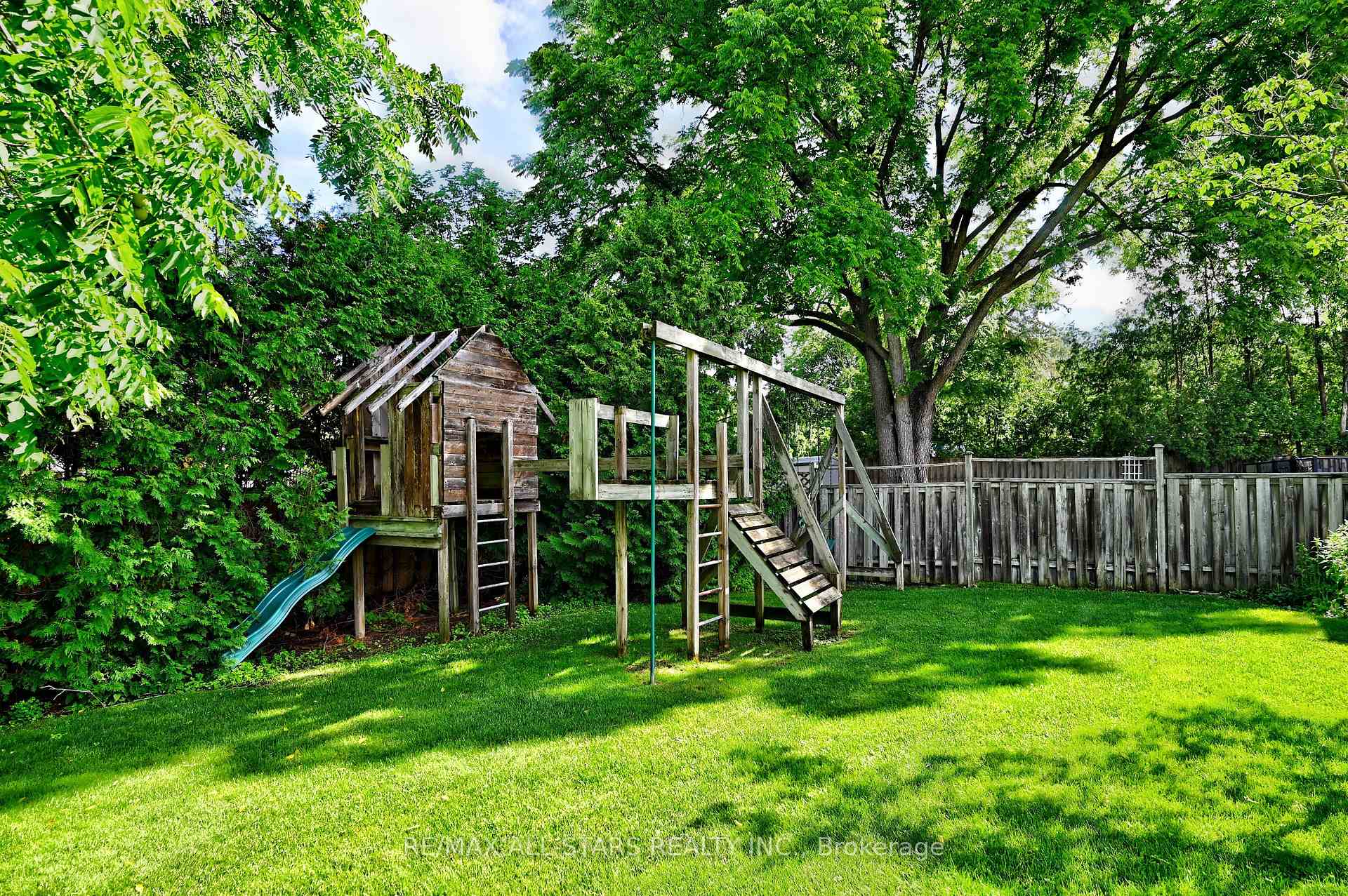 Photo 36 of 34 Captain Armstrong Lane, Markham, Sherwood-Amberglen — HOMEH