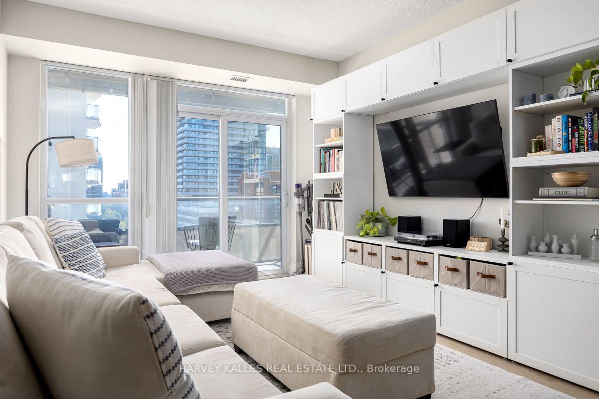 Photo 10 of Unit 813, 70 Roehampton Avenue, Toronto, Mount Pleasant West — HOMEH