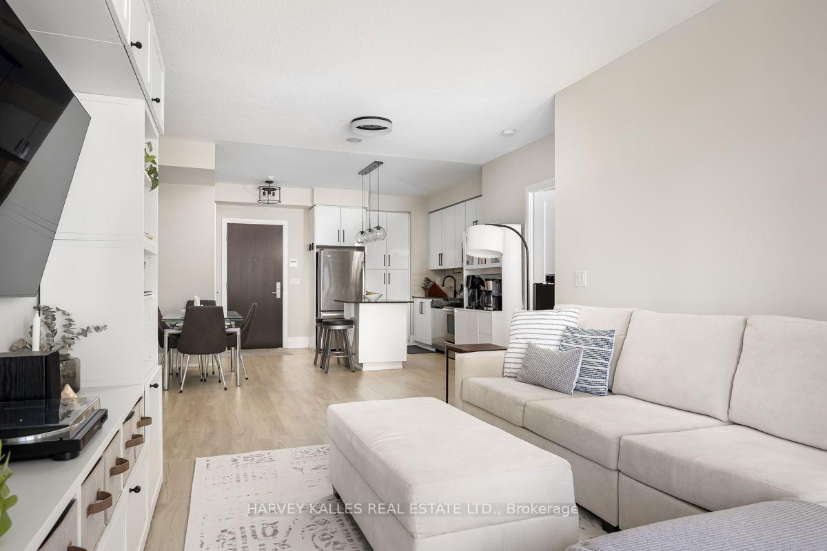 Photo 11 of Unit 813, 70 Roehampton Avenue, Toronto, Mount Pleasant West — HOMEH