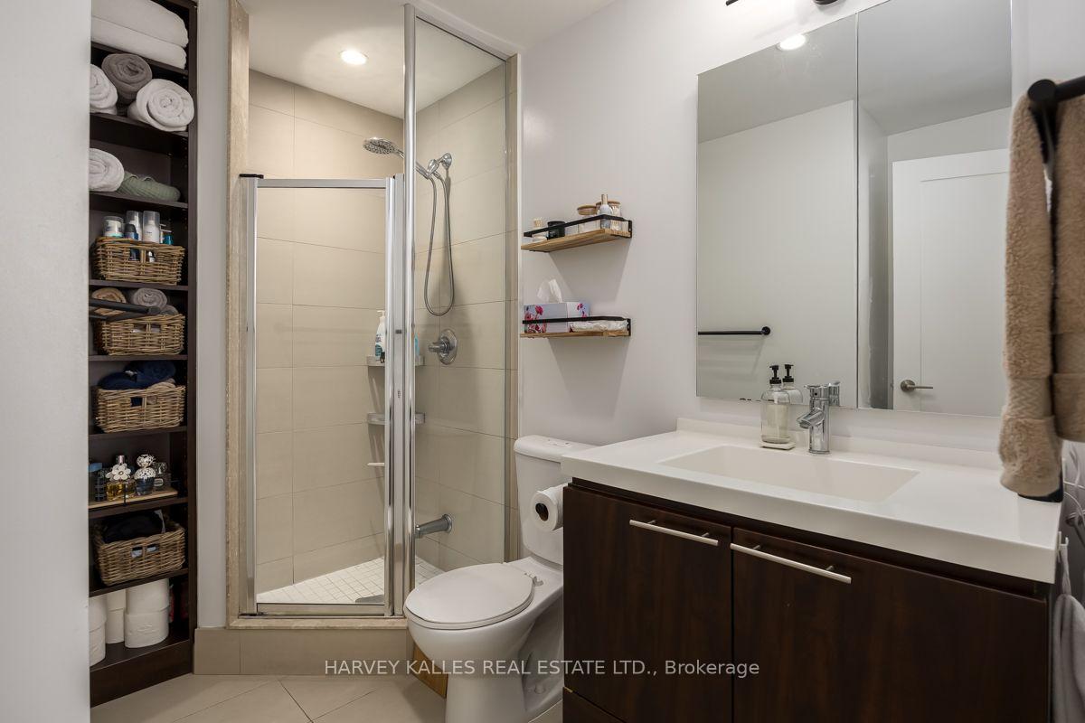 Photo 14 of Unit 813, 70 Roehampton Avenue, Toronto, Mount Pleasant West — HOMEH