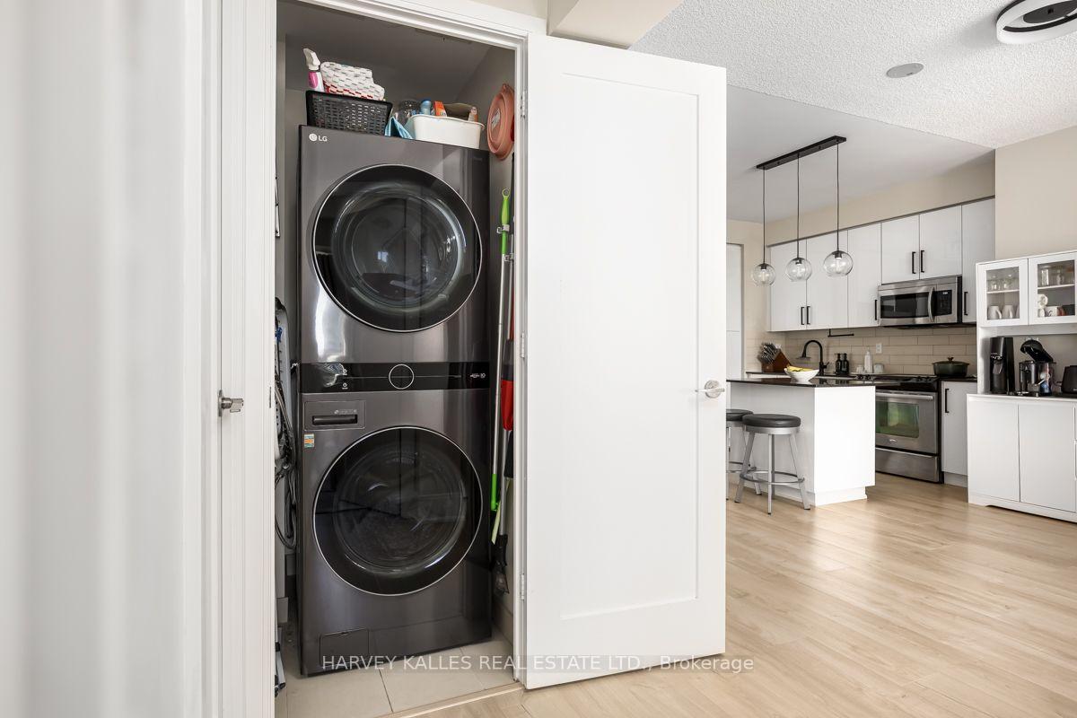 Photo 17 of Unit 813, 70 Roehampton Avenue, Toronto, Mount Pleasant West — HOMEH