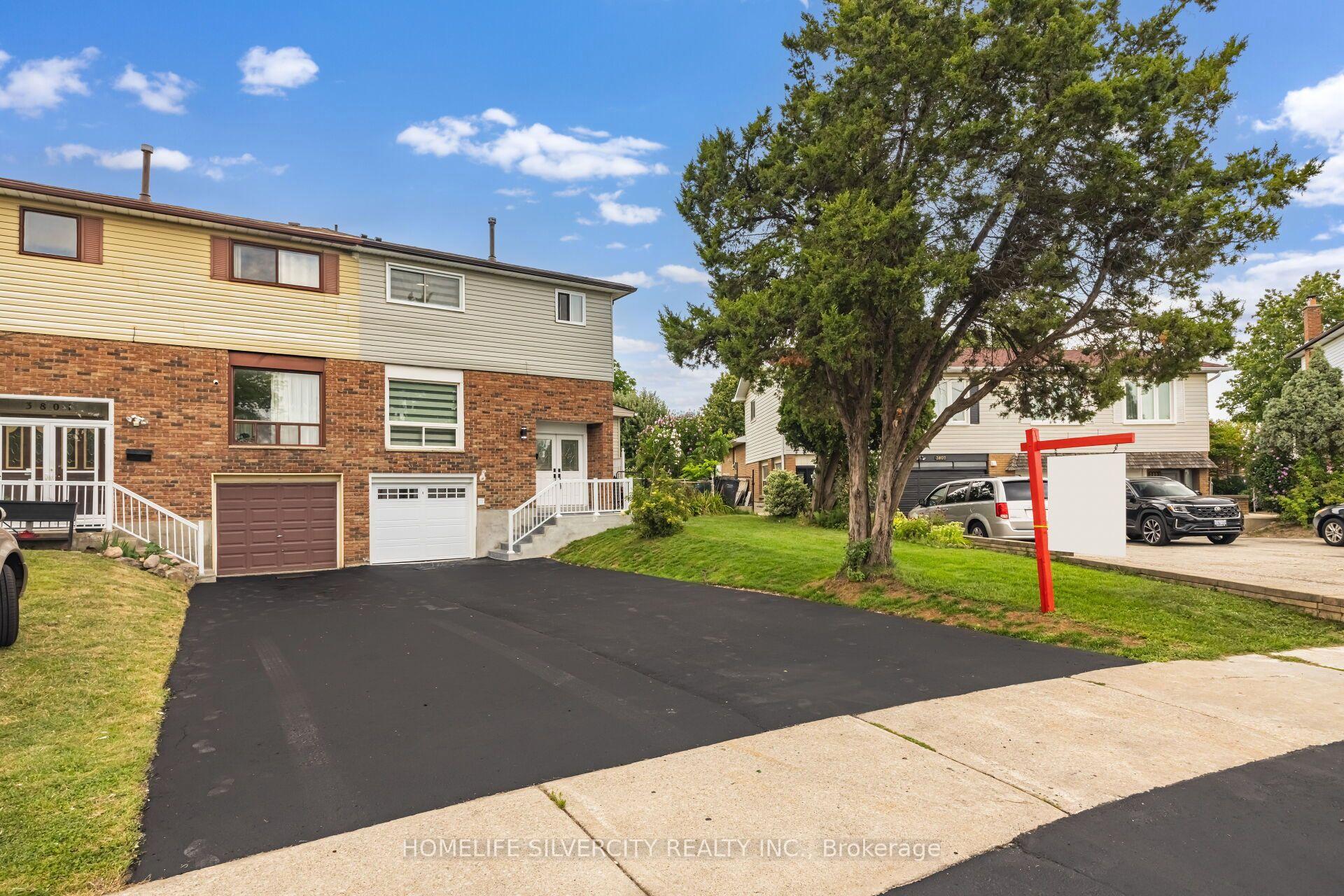 Photo 3 of 3803 Keenan Crescent, Mississauga, Malton — HOMEH