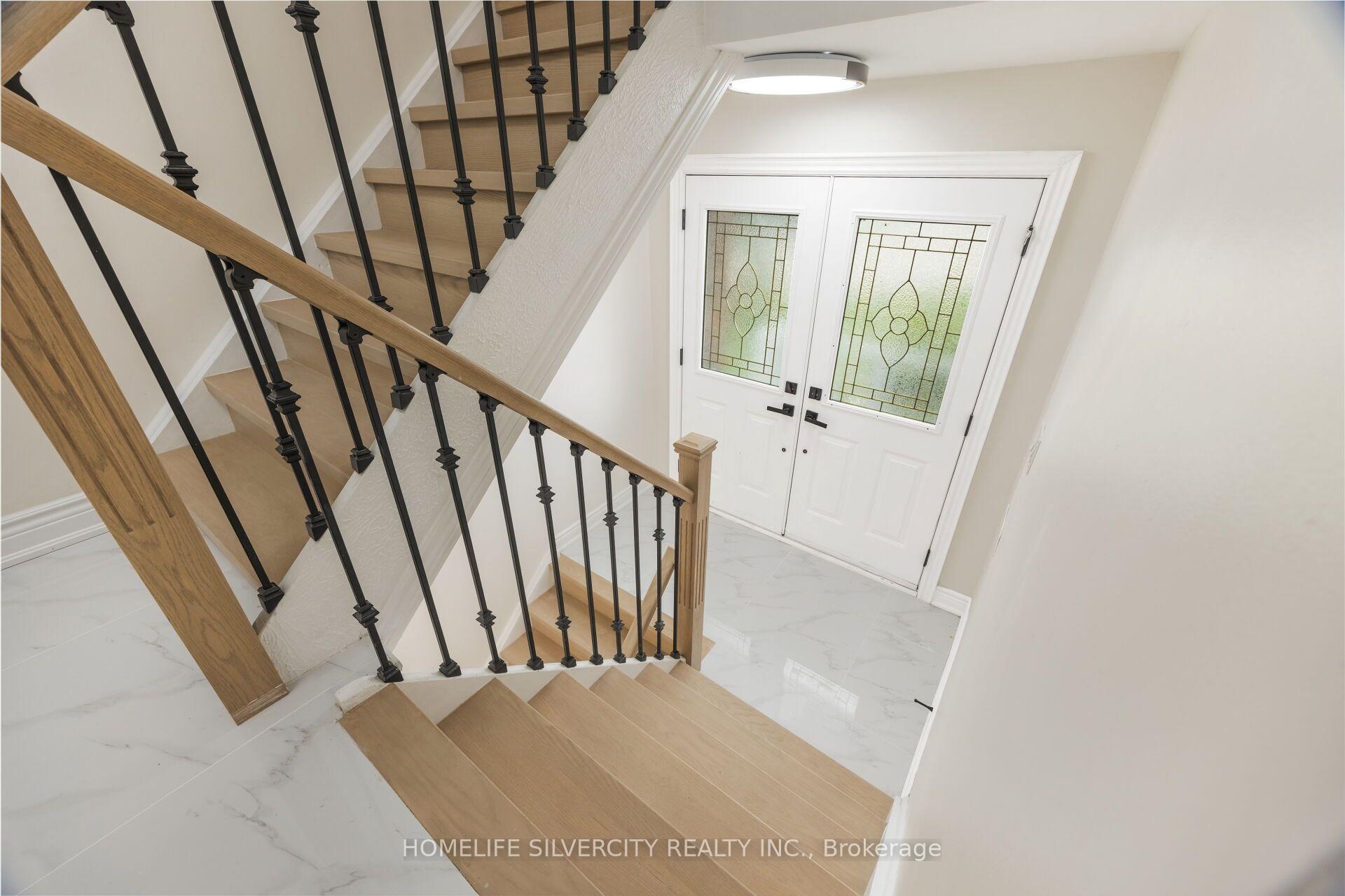 Photo 8 of 3803 Keenan Crescent, Mississauga, Malton — HOMEH