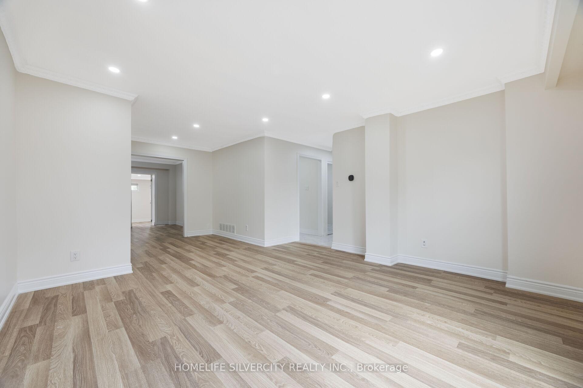 Photo 10 of 3803 Keenan Crescent, Mississauga, Malton — HOMEH
