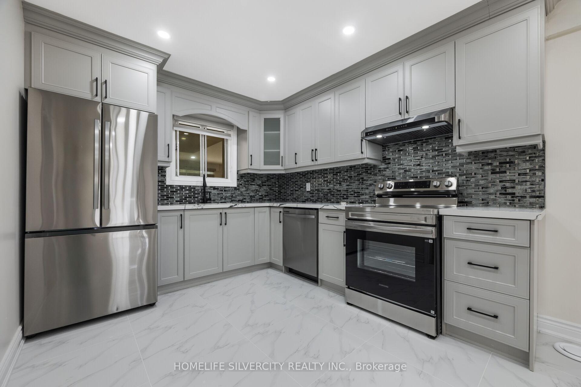 Photo 16 of 3803 Keenan Crescent, Mississauga, Malton — HOMEH
