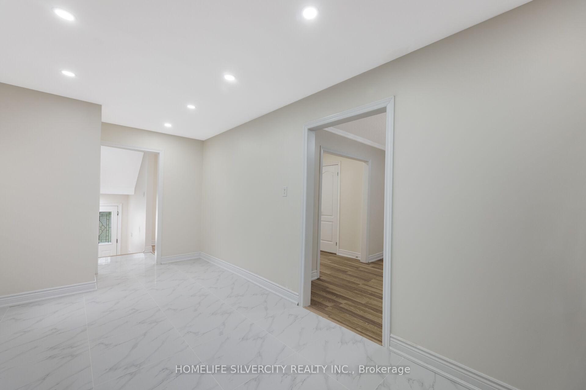 Photo 20 of 3803 Keenan Crescent, Mississauga, Malton — HOMEH