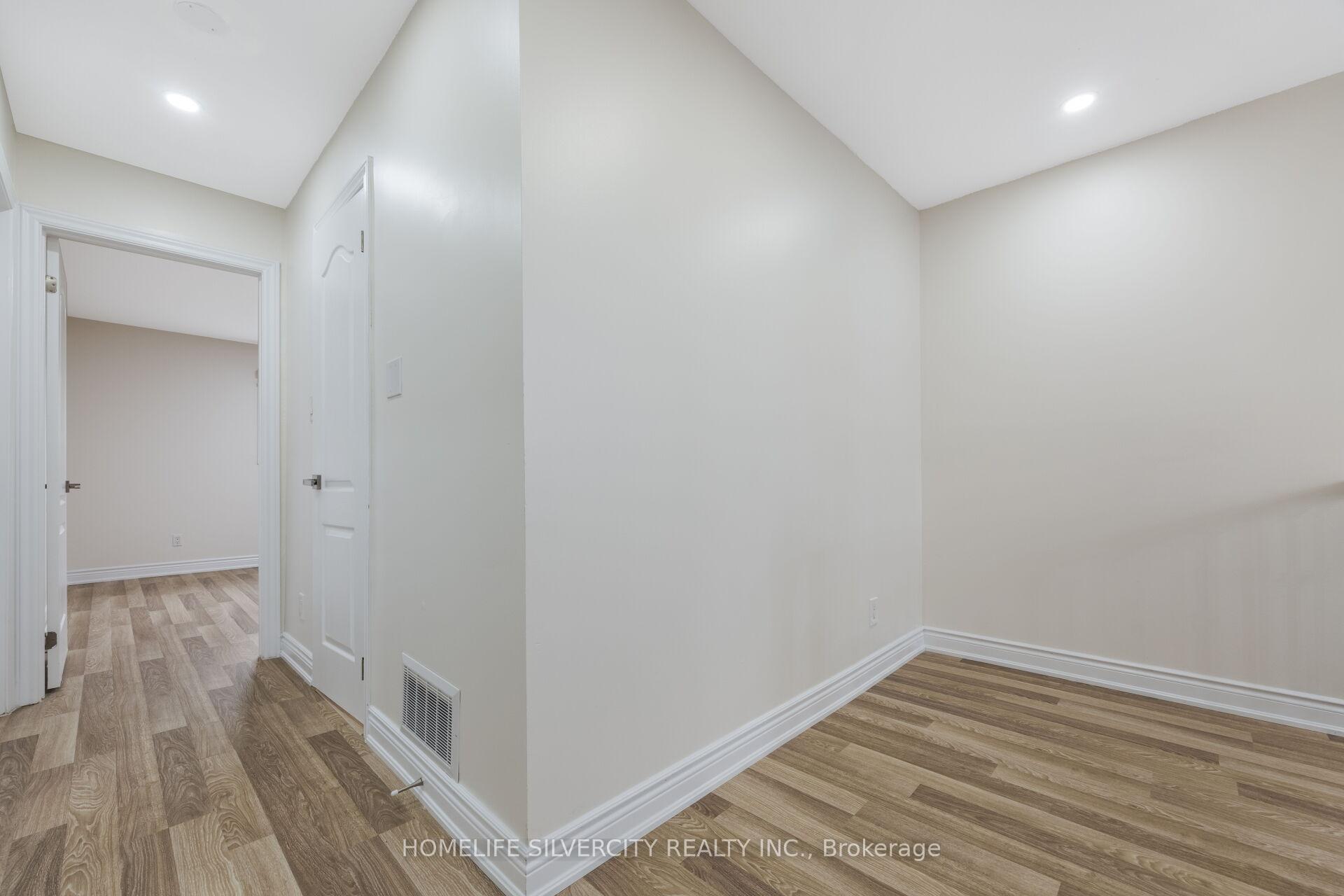 Photo 29 of 3803 Keenan Crescent, Mississauga, Malton — HOMEH