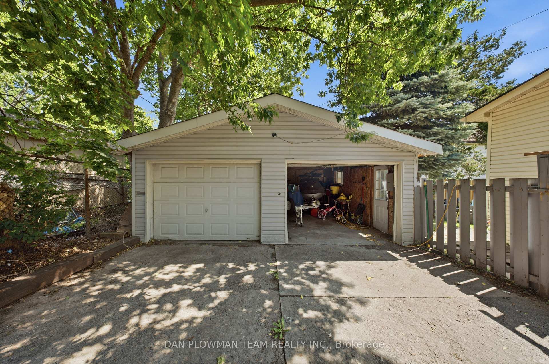 Photo 2 of 387 Albert Street, Oshawa, Central — HOMEH
