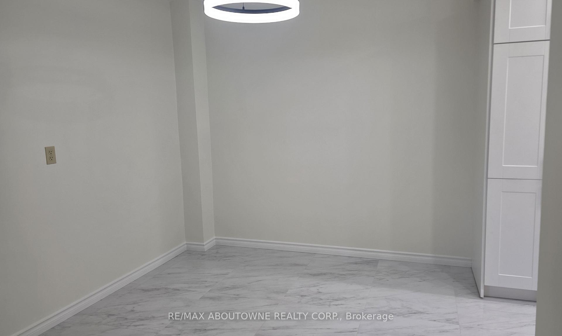 Photo 4 of 1329 Montclair Drive, Oakville, College Park — HOMEH
