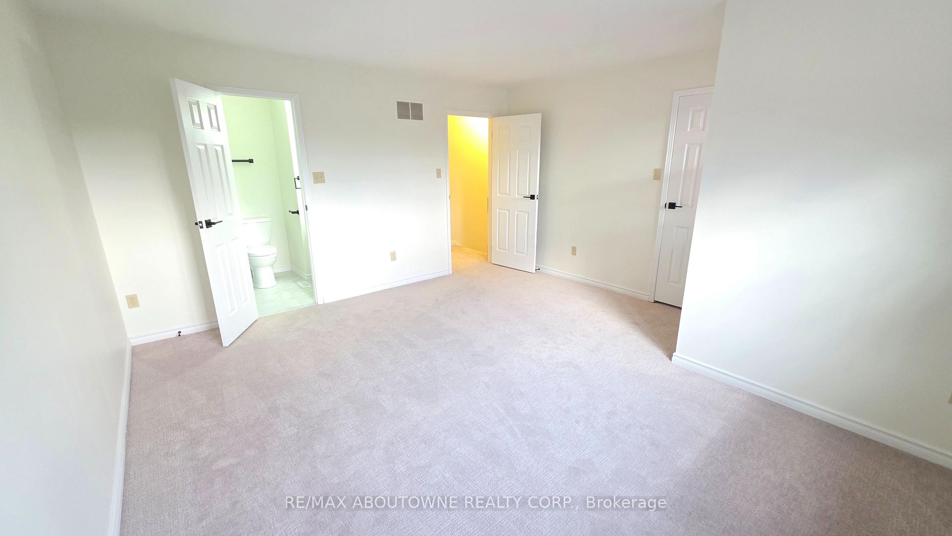 Photo 10 of 1329 Montclair Drive, Oakville, College Park — HOMEH
