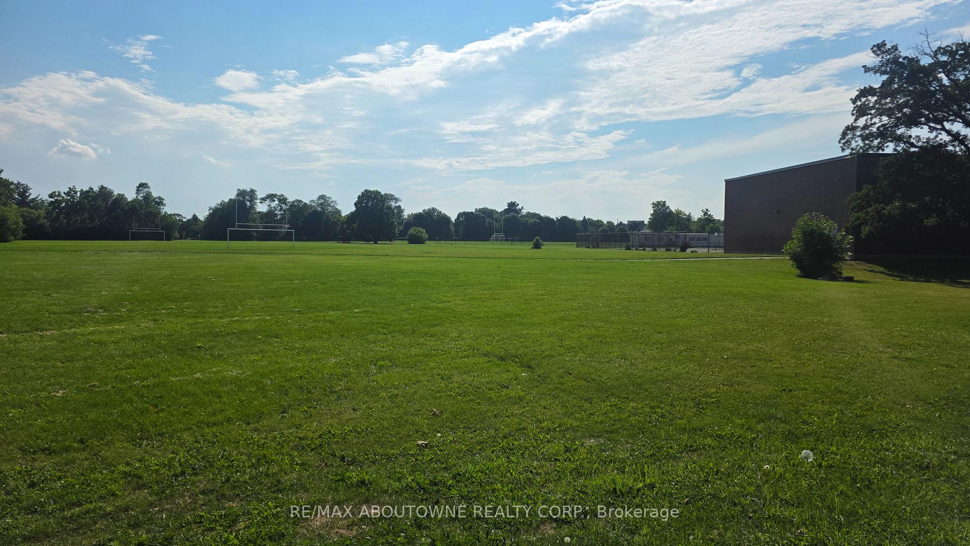 Photo 16 of 1329 Montclair Drive, Oakville, College Park — HOMEH
