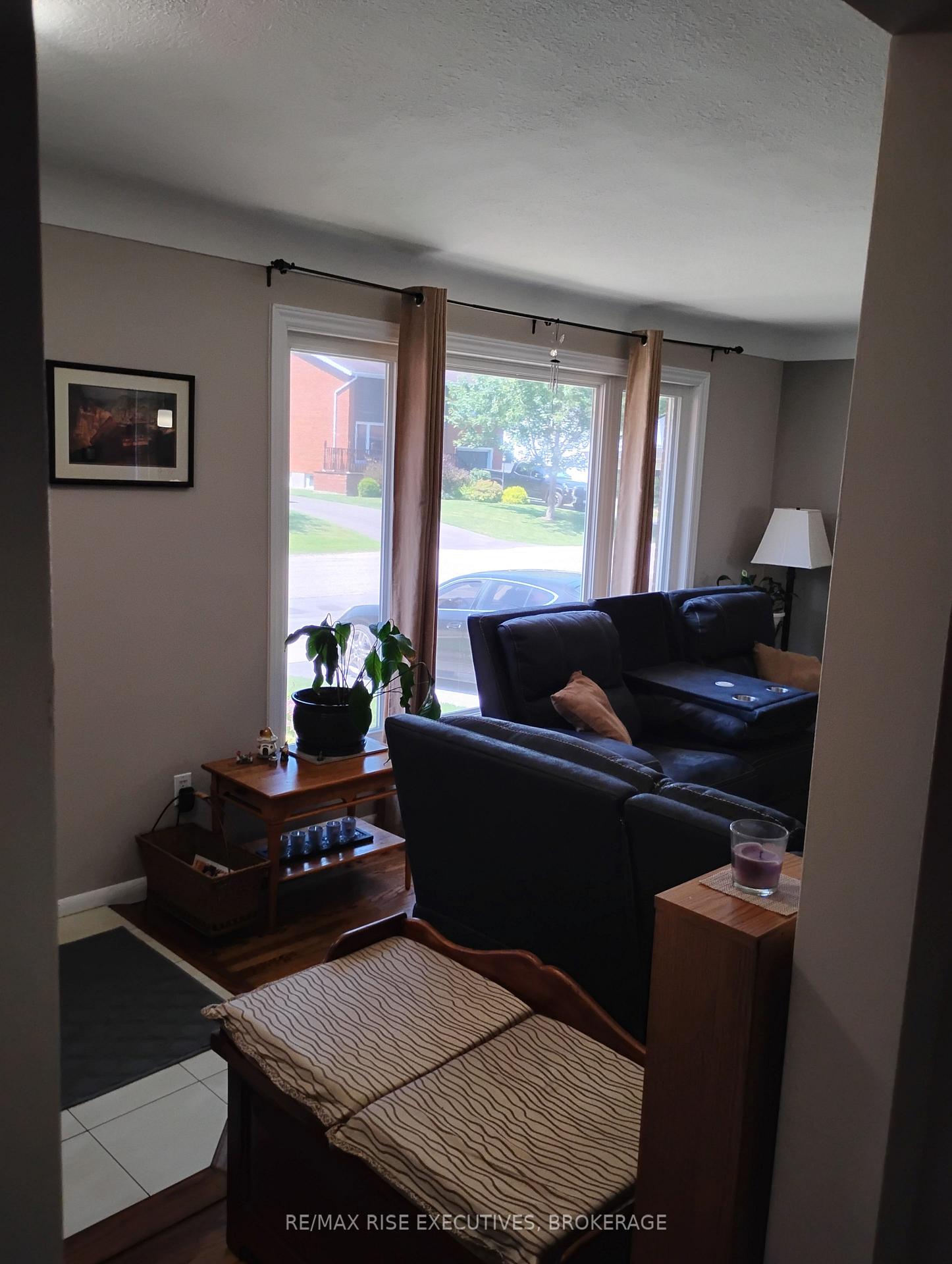 Photo 4 of 165 Elizabeth Drive, Gananoque, Gananoque — HOMEH