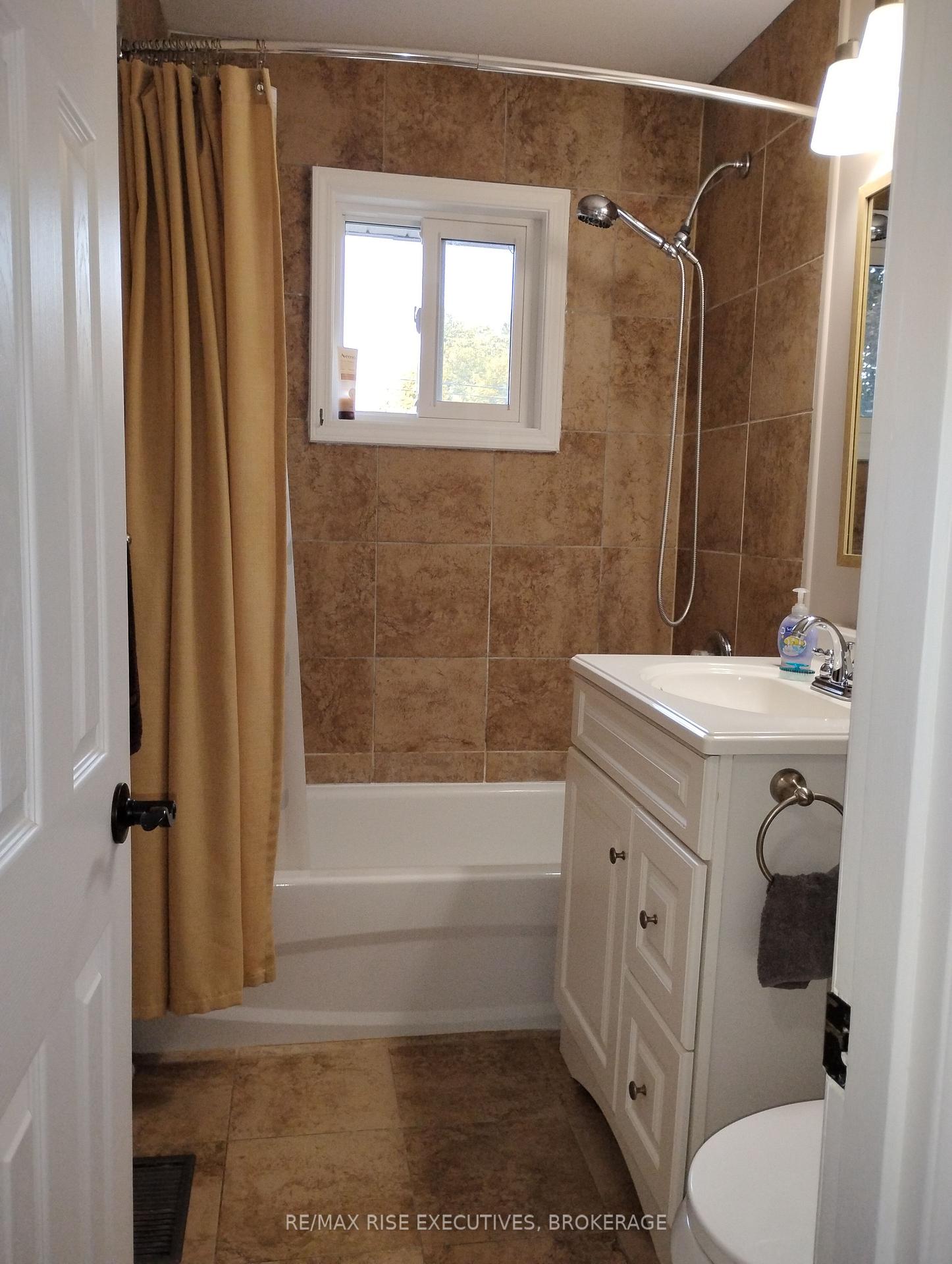 Photo 21 of 165 Elizabeth Drive, Gananoque, Gananoque — HOMEH