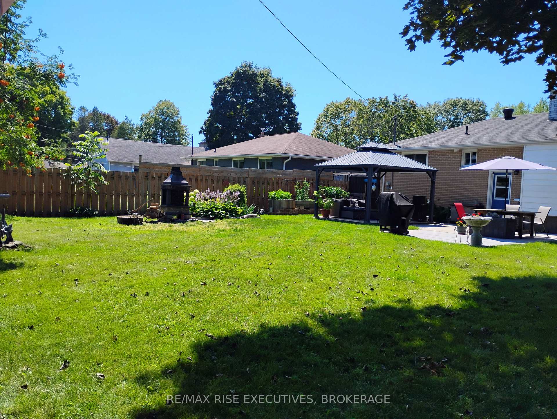 Photo 40 of 165 Elizabeth Drive, Gananoque, Gananoque — HOMEH