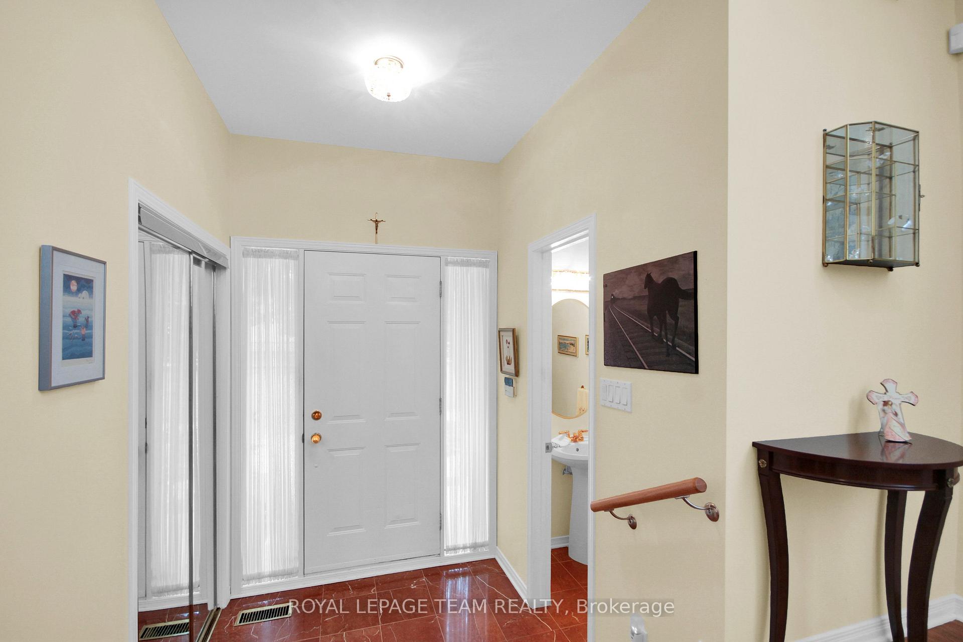 Photo 3 of 550B Queen Elizabeth Drive, Ottawa, Glebe — HOMEH