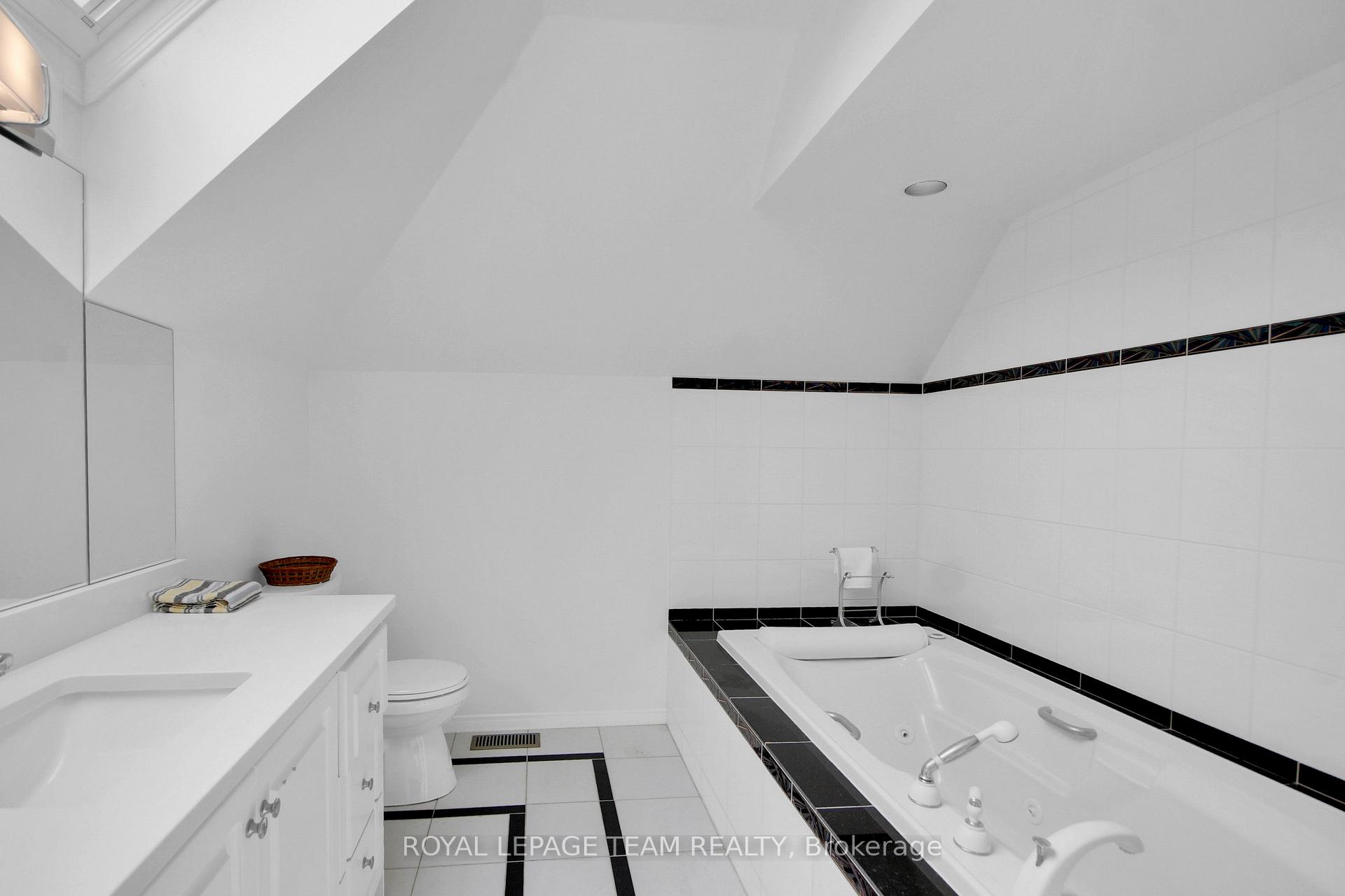 Photo 33 of 550B Queen Elizabeth Drive, Ottawa, Glebe — HOMEH