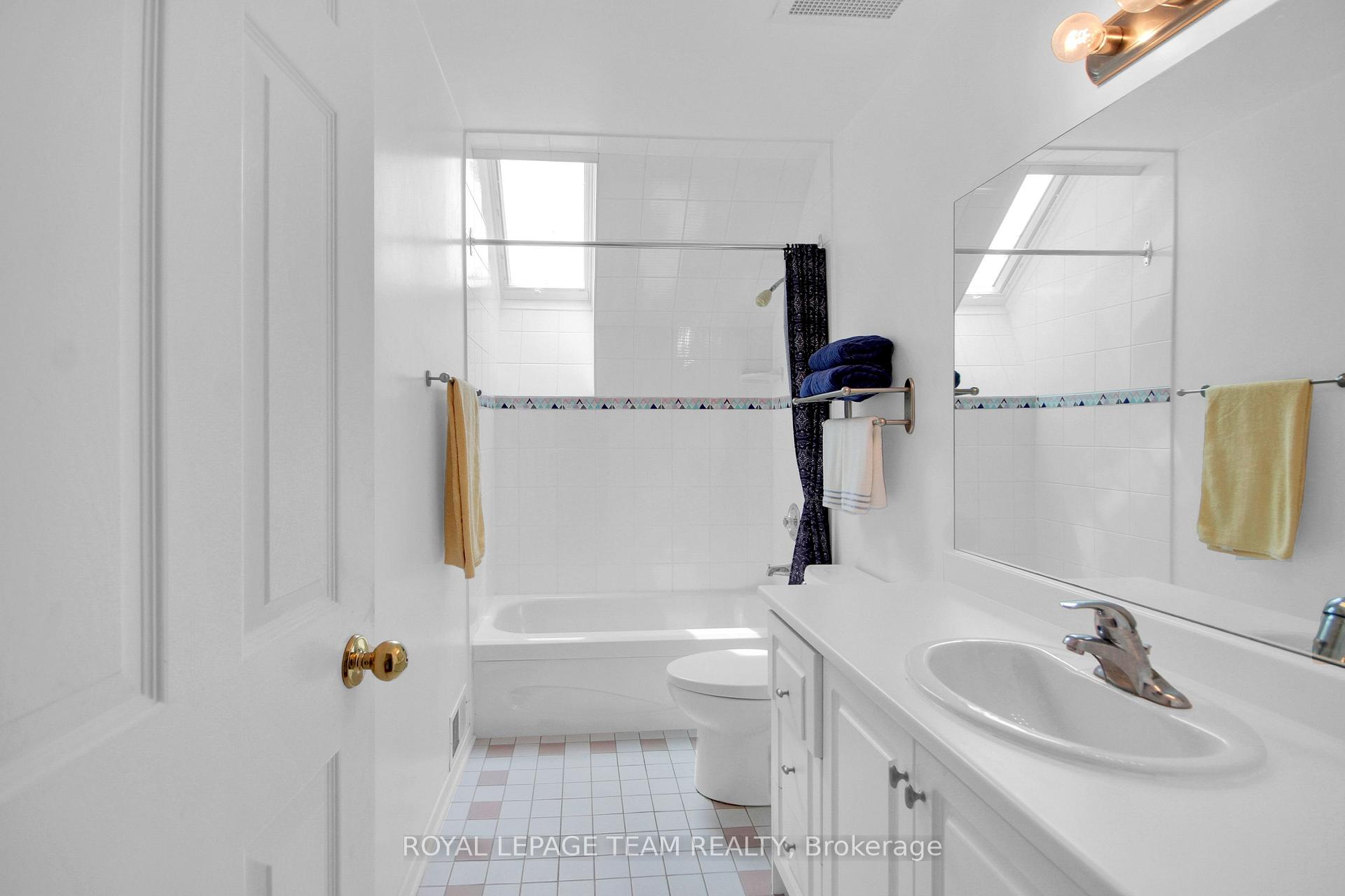 Photo 36 of 550B Queen Elizabeth Drive, Ottawa, Glebe — HOMEH