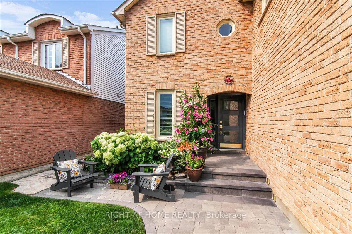 Photo 3 of 18 Bashford Road, Ajax, South West — HOMEH