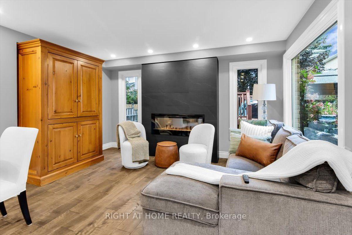 Photo 10 of 18 Bashford Road, Ajax, South West — HOMEH