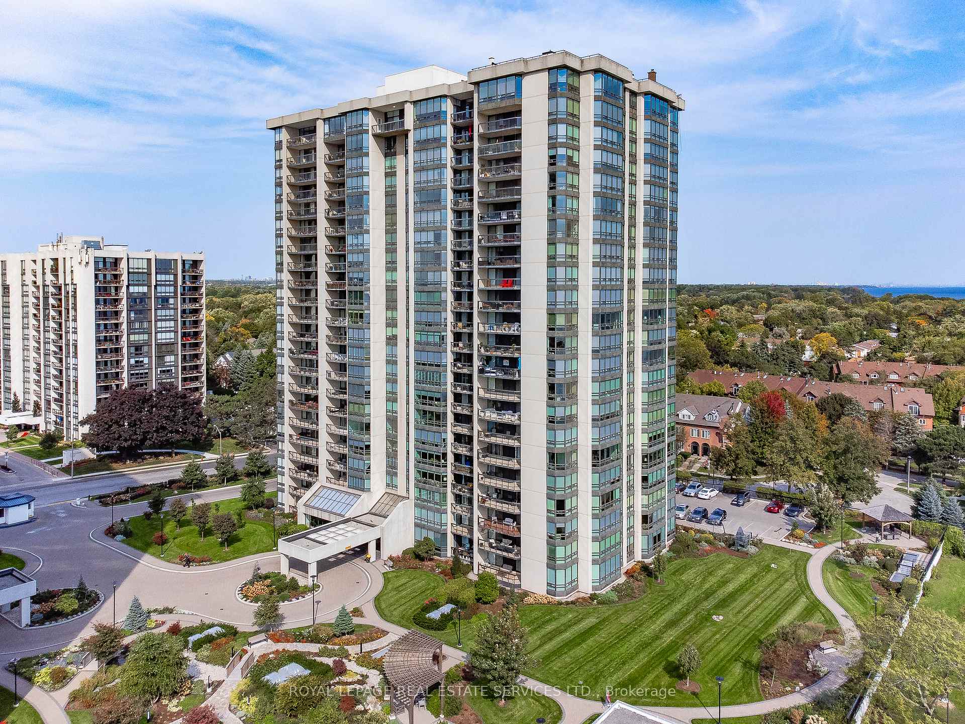 Photo 4 of Unit 2102, 2170 Marine Drive, Oakville, Bronte — HOMEH