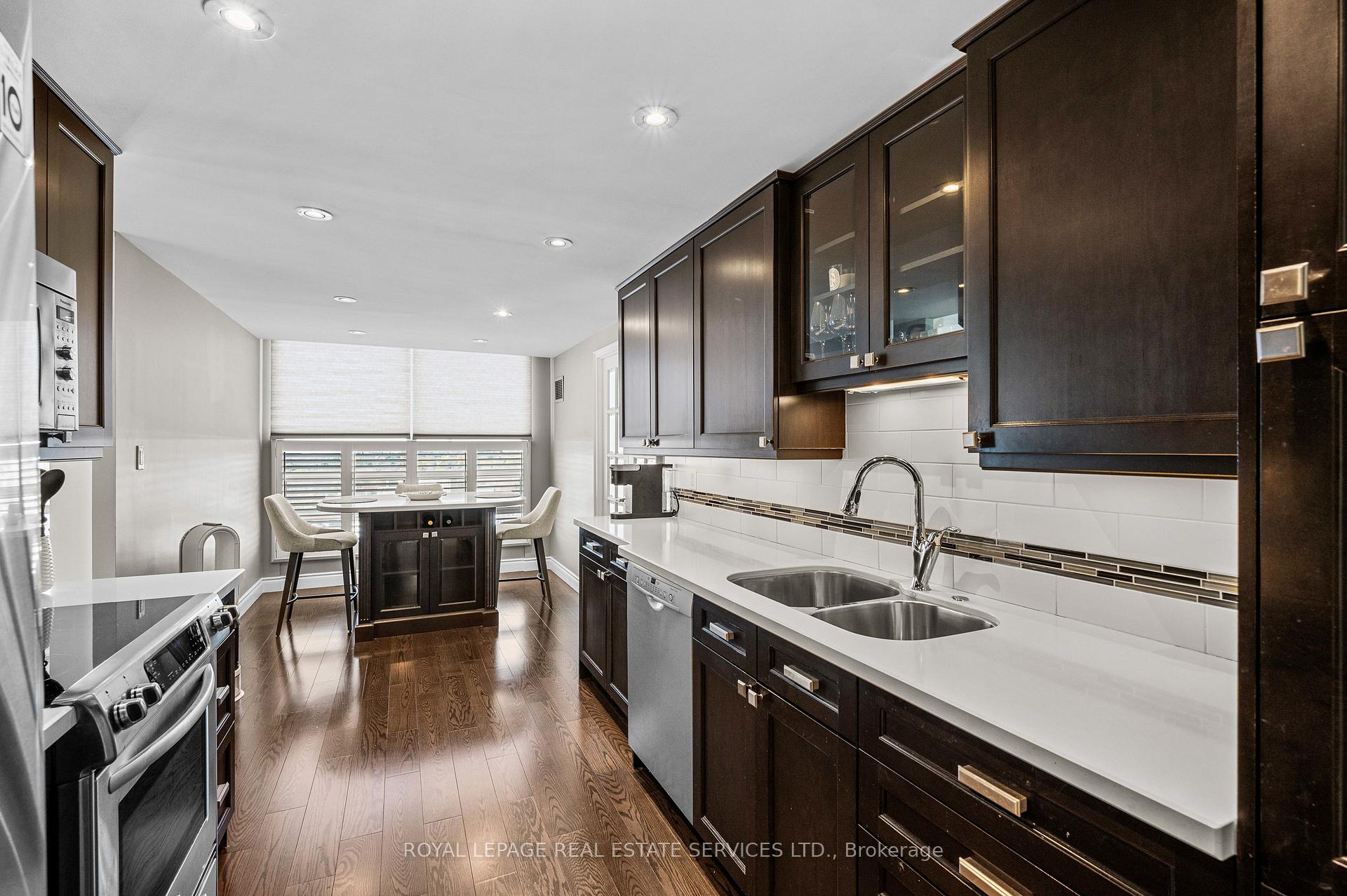 Photo 8 of Unit 2102, 2170 Marine Drive, Oakville, Bronte — HOMEH