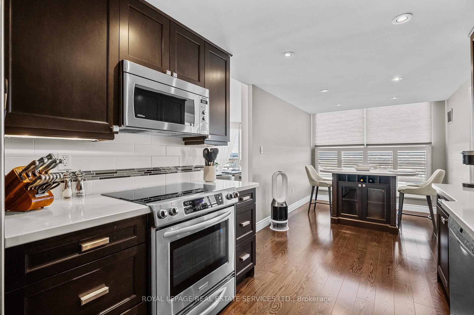 Photo 9 of Unit 2102, 2170 Marine Drive, Oakville, Bronte — HOMEH