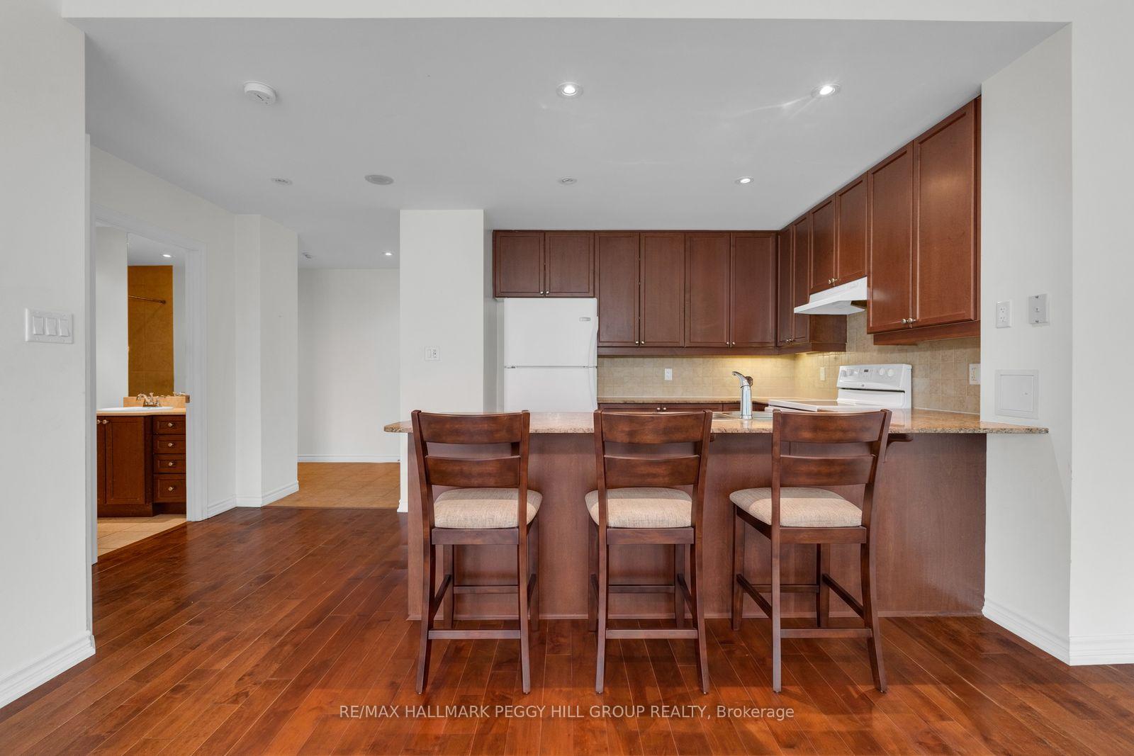 Photo 19 of Unit 1303, 37 Ellen Street, Barrie, City Centre — HOMEH