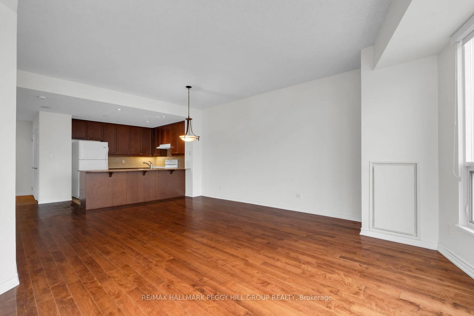 Photo 17 of Unit 1303, 37 Ellen Street, Barrie, City Centre — HOMEH