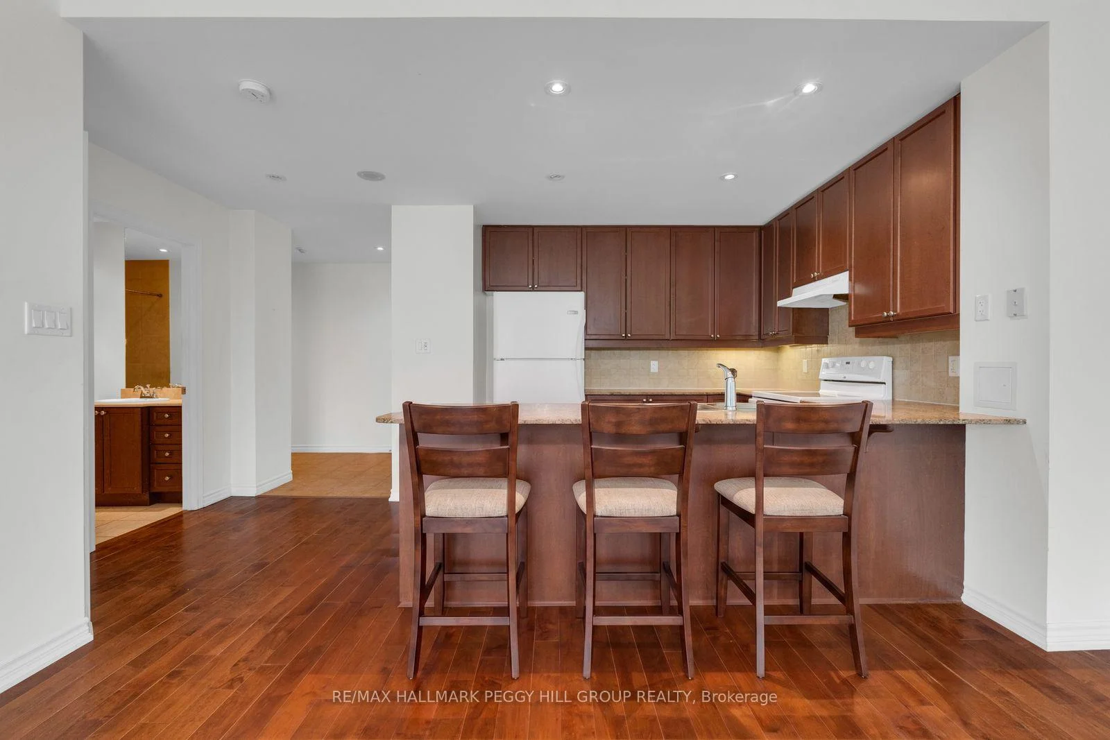 Photo 20 of Unit 1303, 37 Ellen Street, Barrie, City Centre — HOMEH