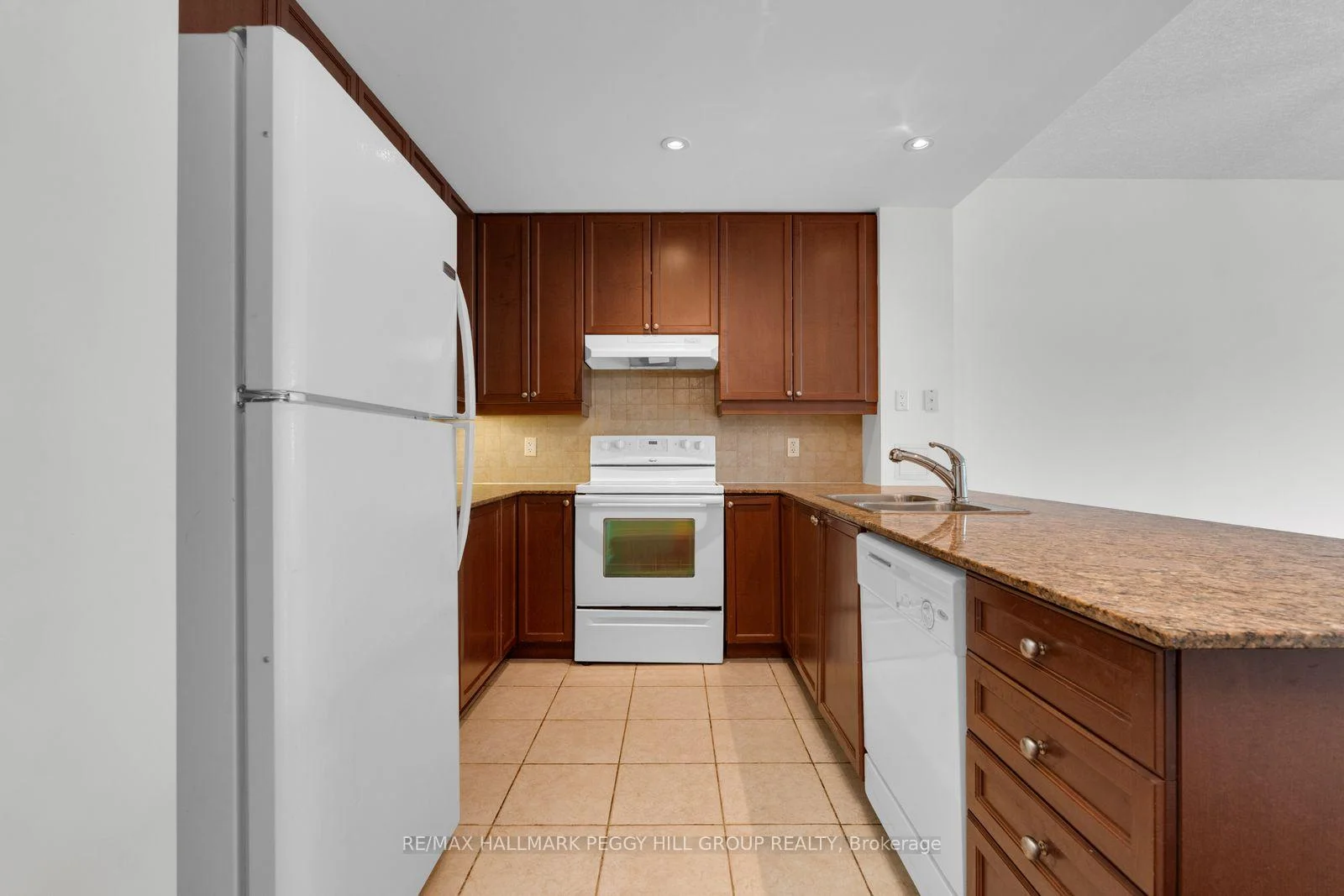 Photo 23 of Unit 1303, 37 Ellen Street, Barrie, City Centre — HOMEH