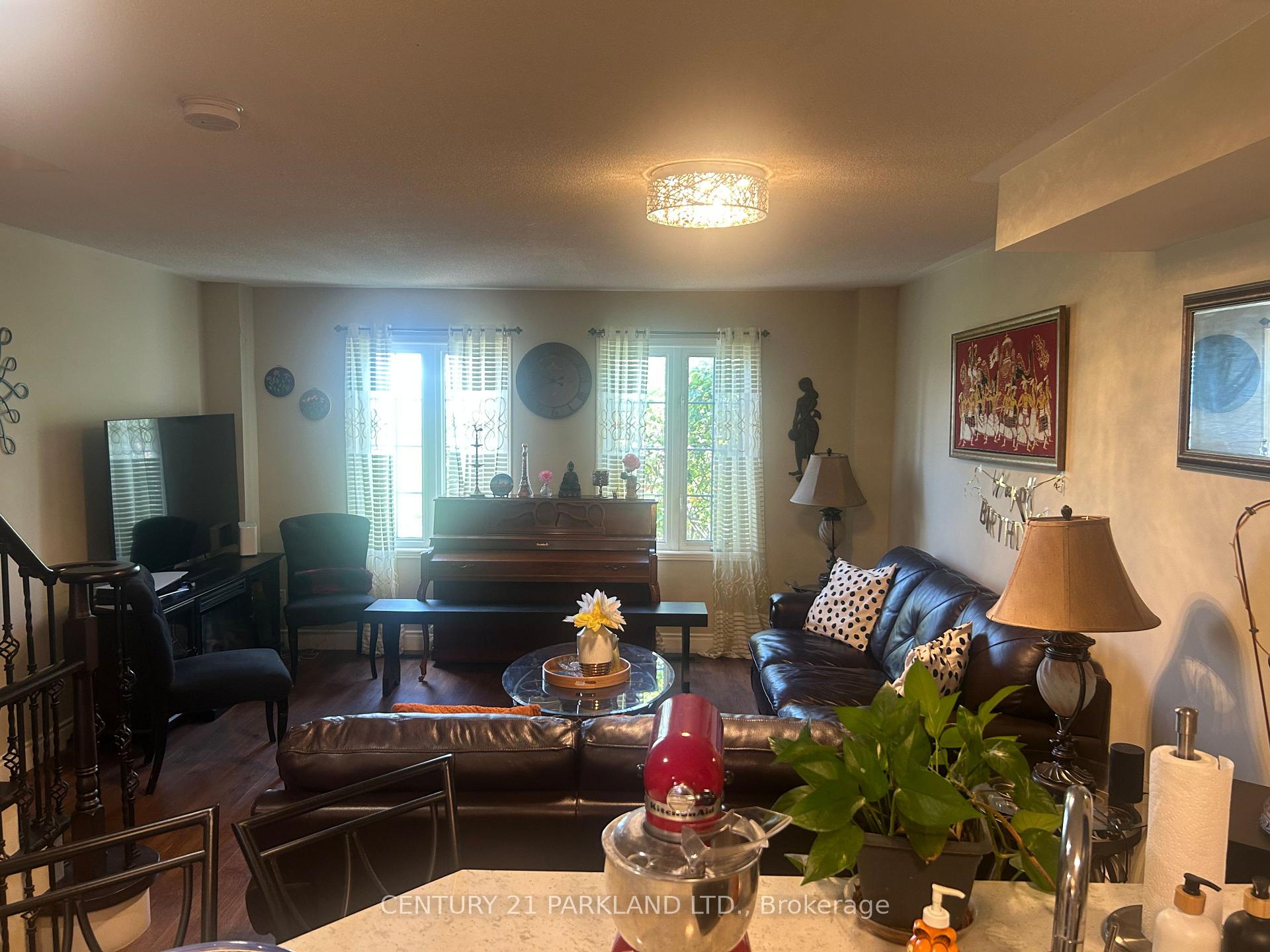 Photo 5 of 149 Torbarrie Road, North York, Downsview-Roding-CFB — HOMEH