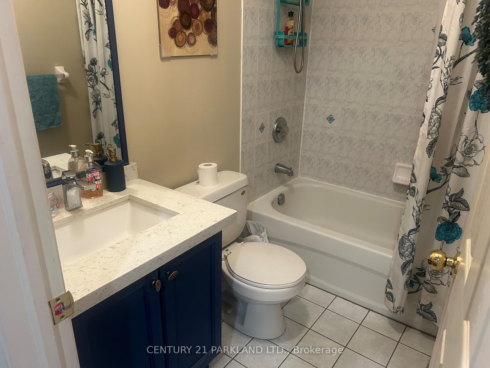 Photo 8 of 149 Torbarrie Road, North York, Downsview-Roding-CFB — HOMEH
