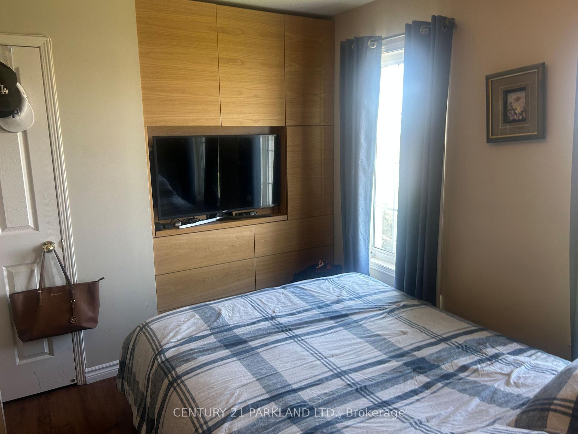 Photo 9 of 149 Torbarrie Road, North York, Downsview-Roding-CFB — HOMEH