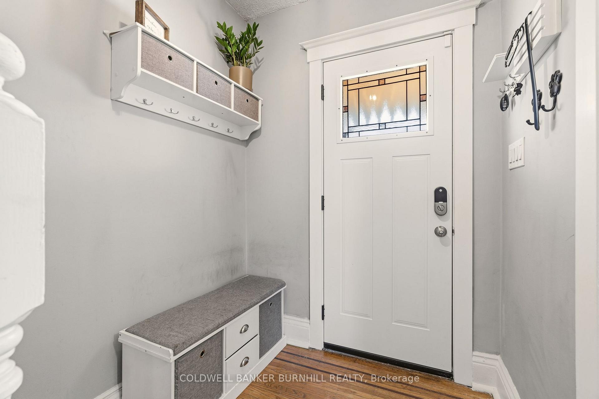 Photo 3 of 35 Dundas Street, Hamilton, Dundas — HOMEH