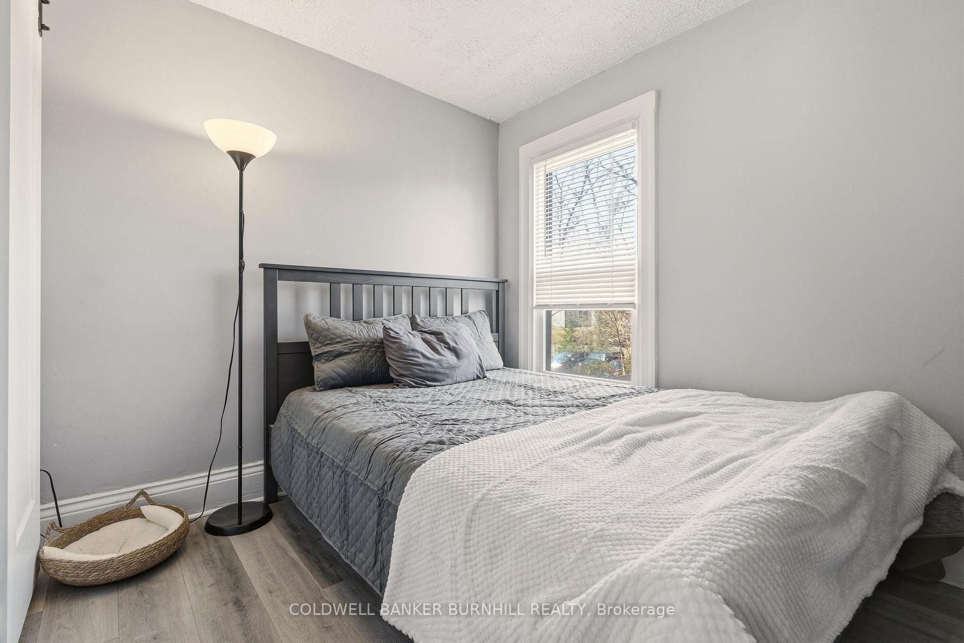 Photo 19 of 35 Dundas Street, Hamilton, Dundas — HOMEH