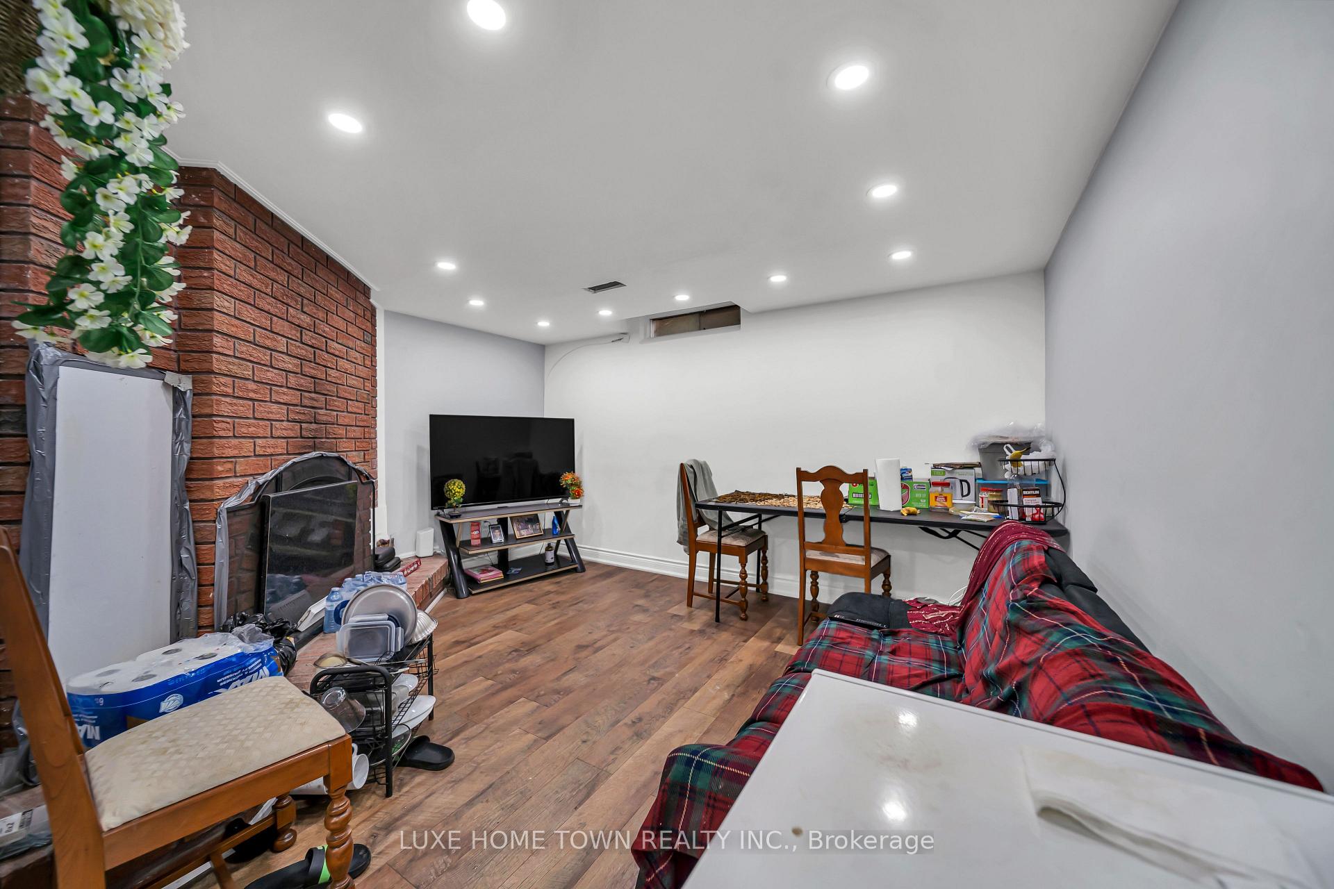 Photo 36 of 37 Ferman Drive, Guelph, Willow West/Sugarbush/West Acres — HOMEH