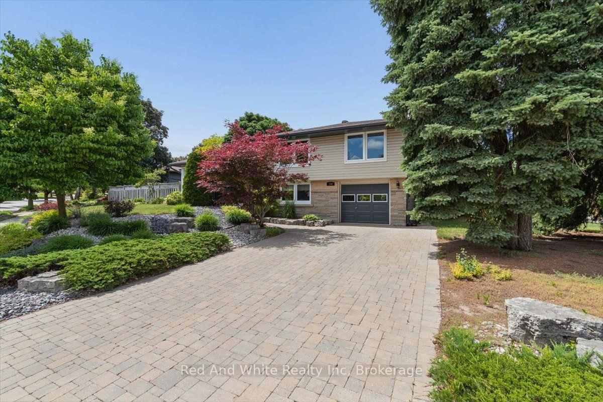 Photo 2 of 138 Blueridge Avenue, Kitchener, St. Marys Hospital — HOMEH