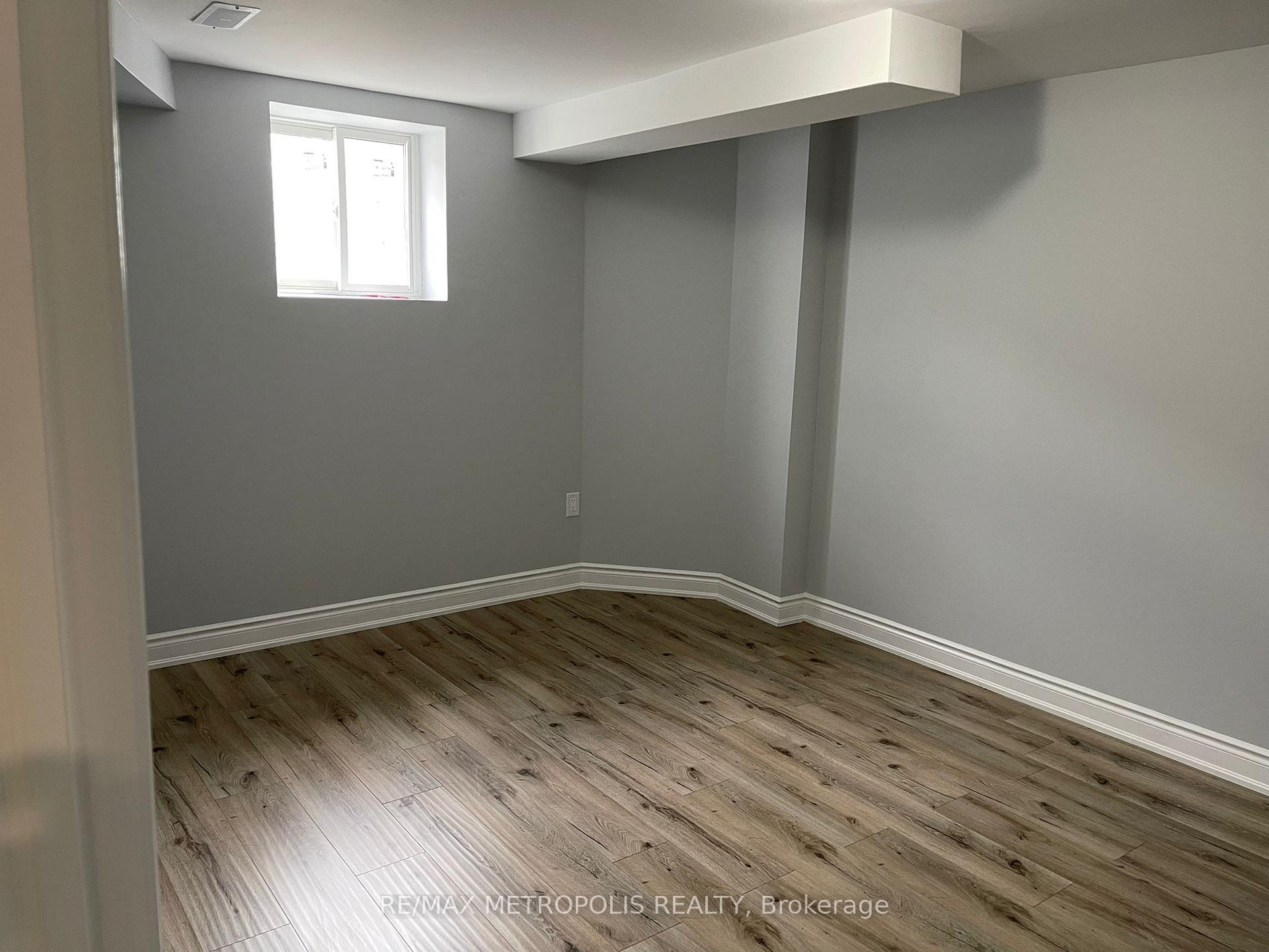 Photo 3 of Unit Bsmt, 2 Summitgreen Crescent, Brampton, Sandringham-Wellington — HOMEH