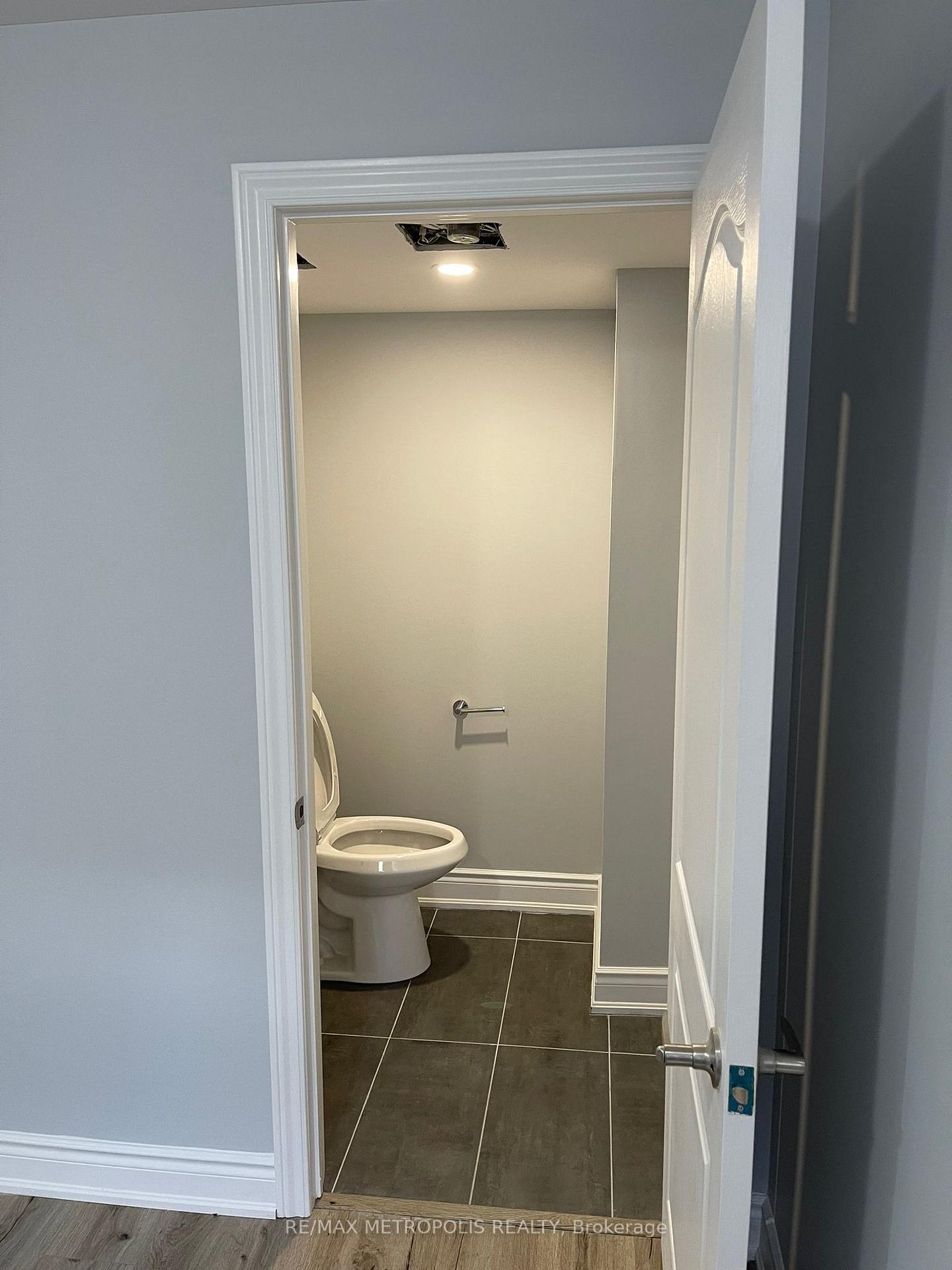 Photo 4 of Unit Bsmt, 2 Summitgreen Crescent, Brampton, Sandringham-Wellington — HOMEH