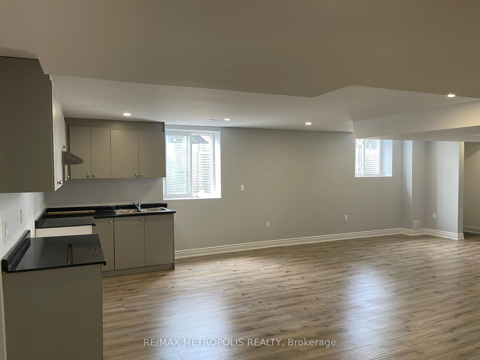 Photo 5 of Unit Bsmt, 2 Summitgreen Crescent, Brampton, Sandringham-Wellington — HOMEH