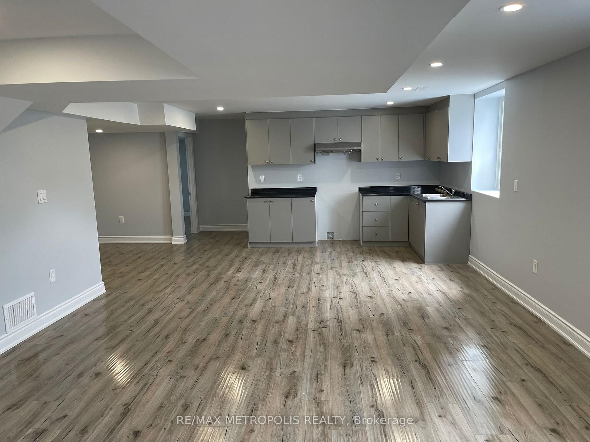 Photo 9 of Unit Bsmt, 2 Summitgreen Crescent, Brampton, Sandringham-Wellington — HOMEH