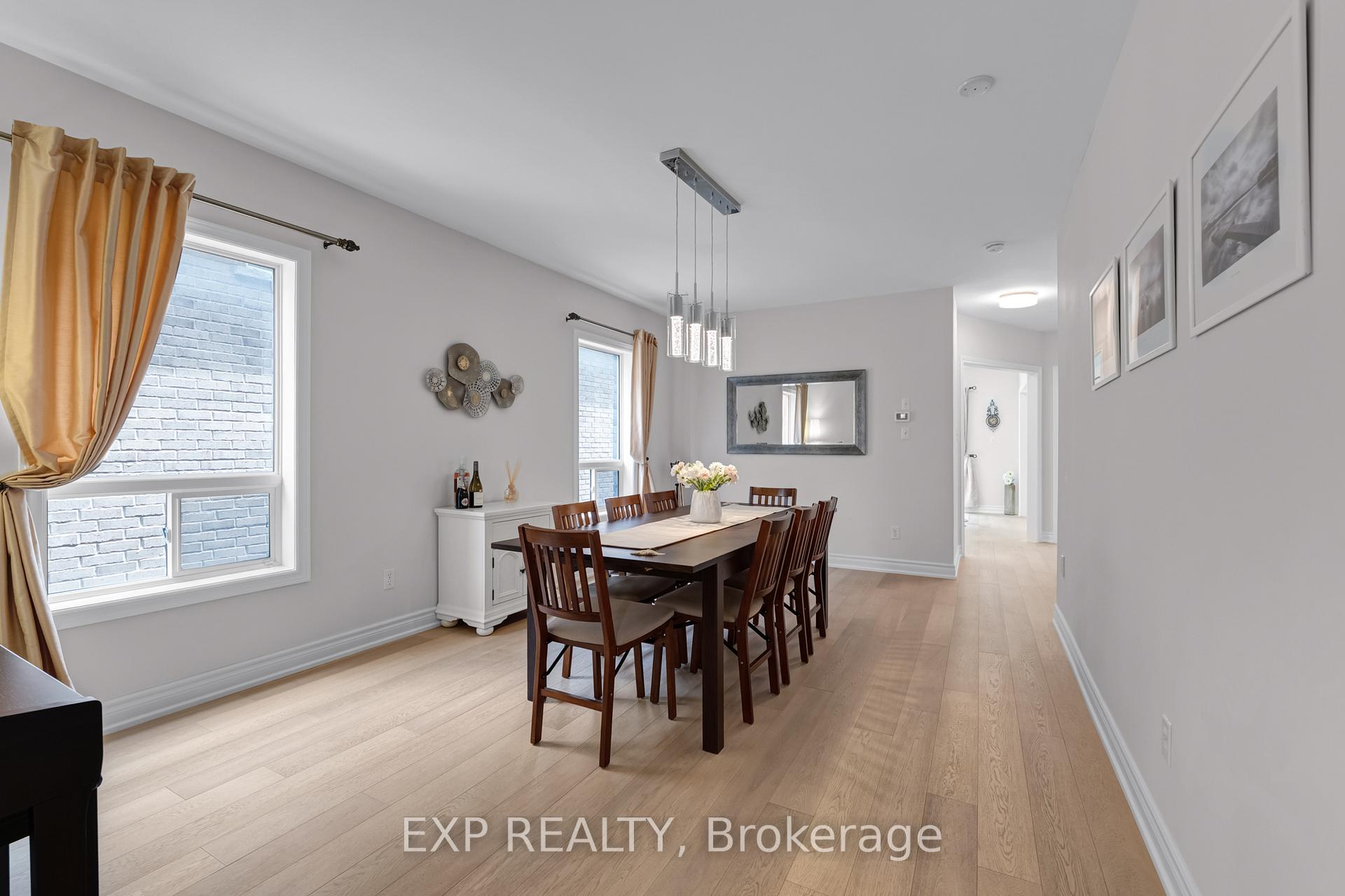 Photo 4 of 320 Dowson Loop, Newmarket, Woodland Hill — HOMEH