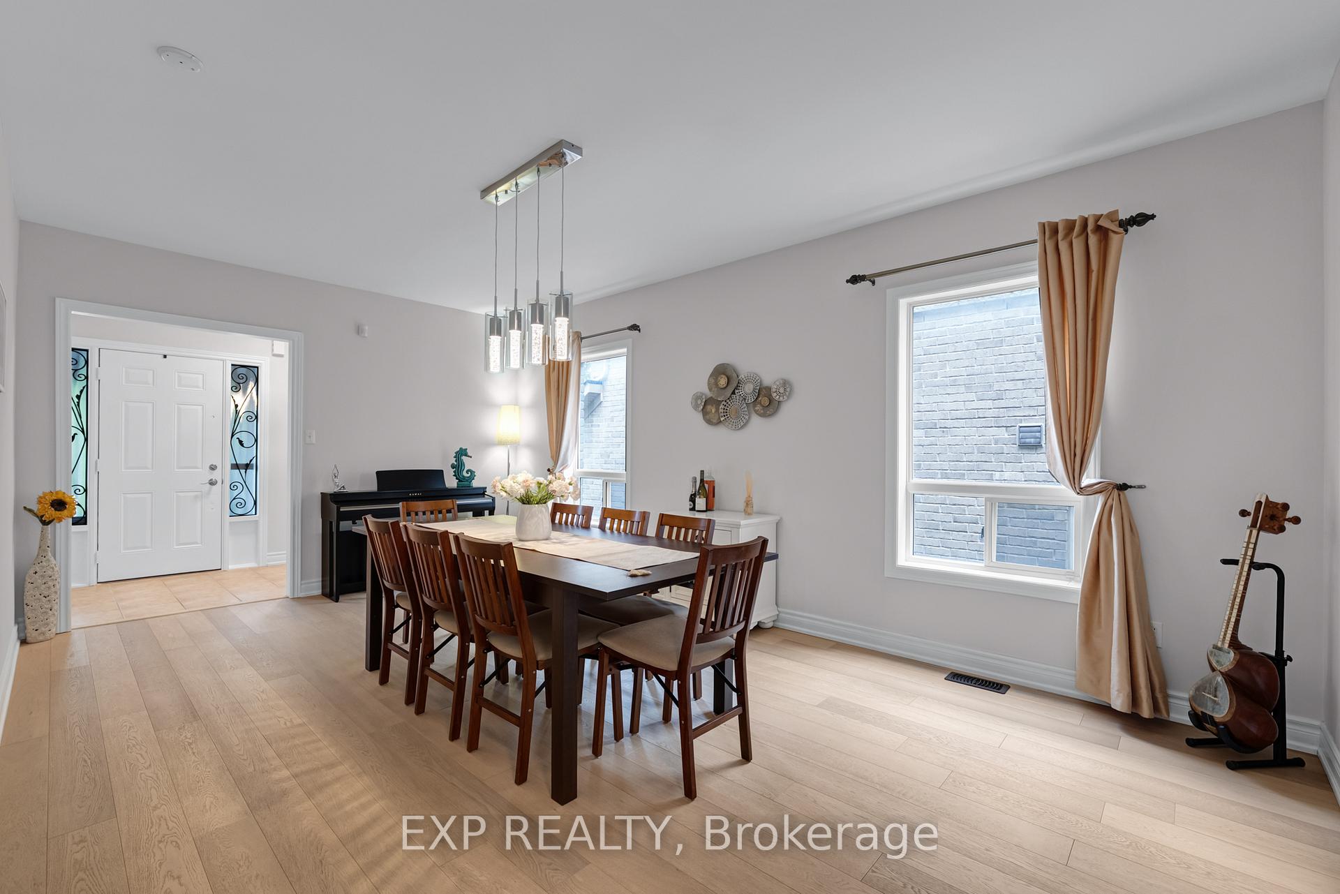 Photo 5 of 320 Dowson Loop, Newmarket, Woodland Hill — HOMEH