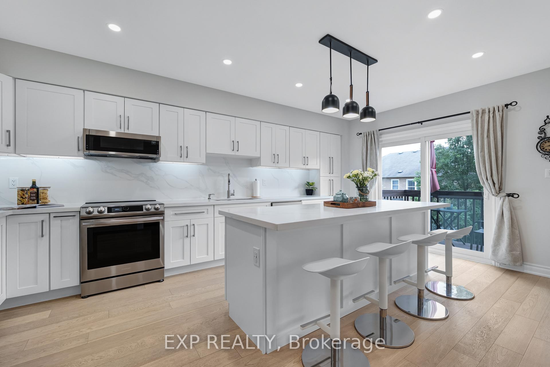 Photo 6 of 320 Dowson Loop, Newmarket, Woodland Hill — HOMEH