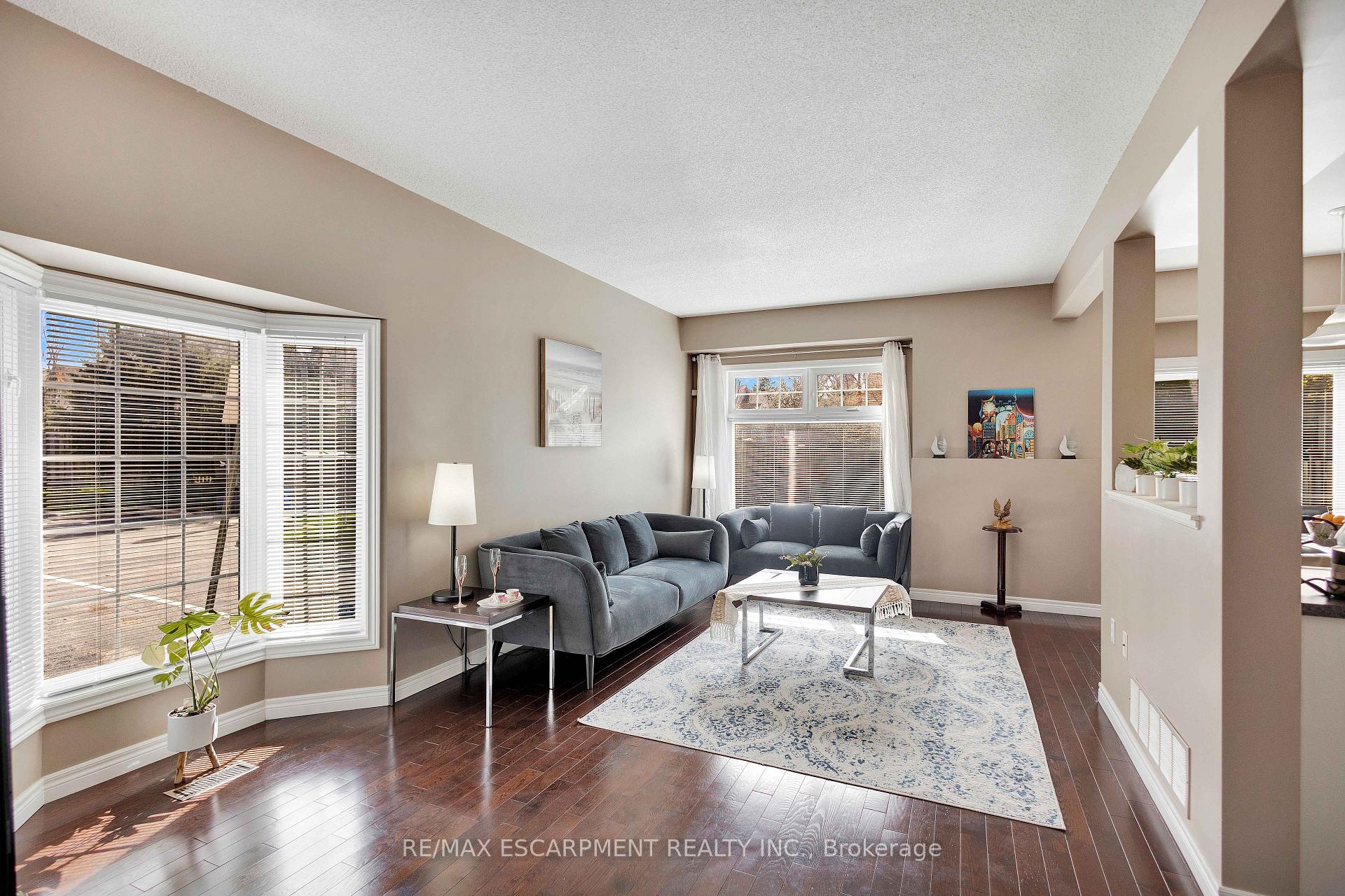 Photo 9 of Unit 8, 232 Stonehenge Drive, Hamilton, Ancaster — HOMEH